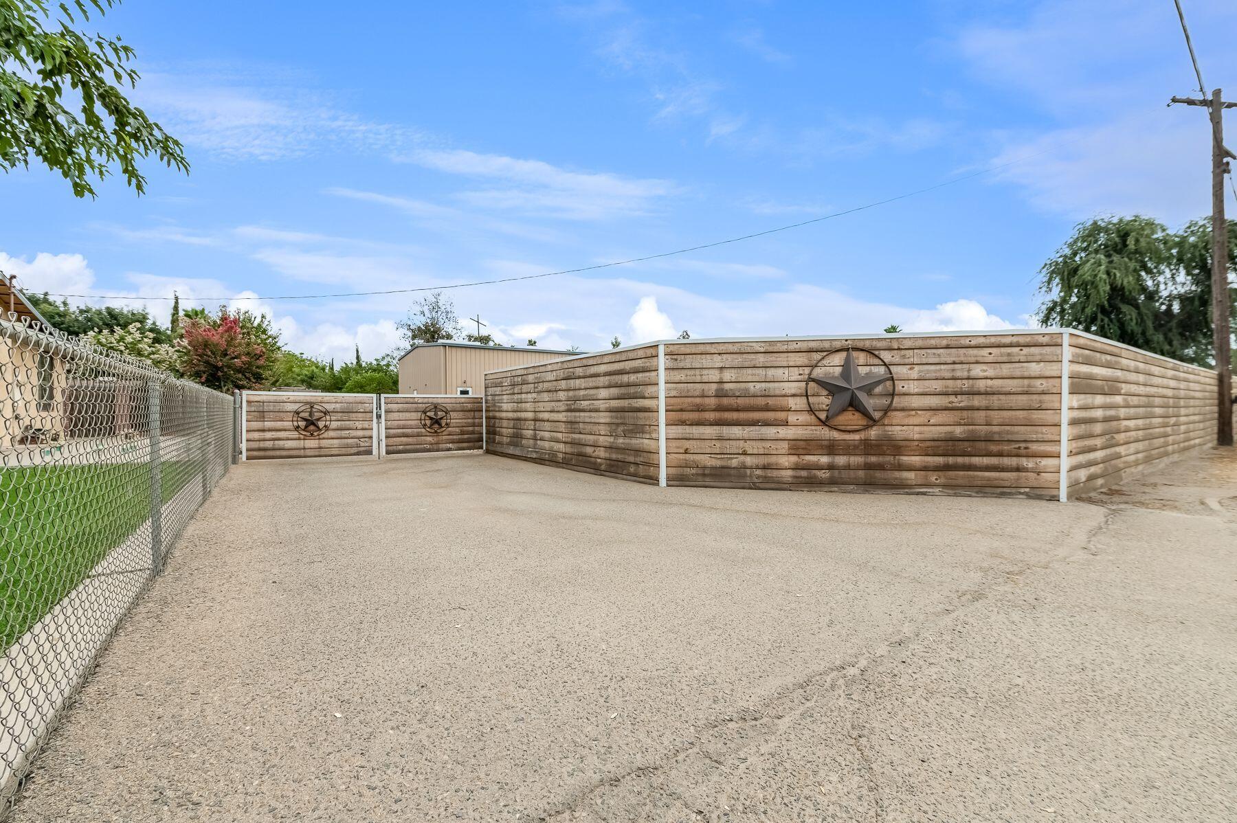 12304 Avenue 328