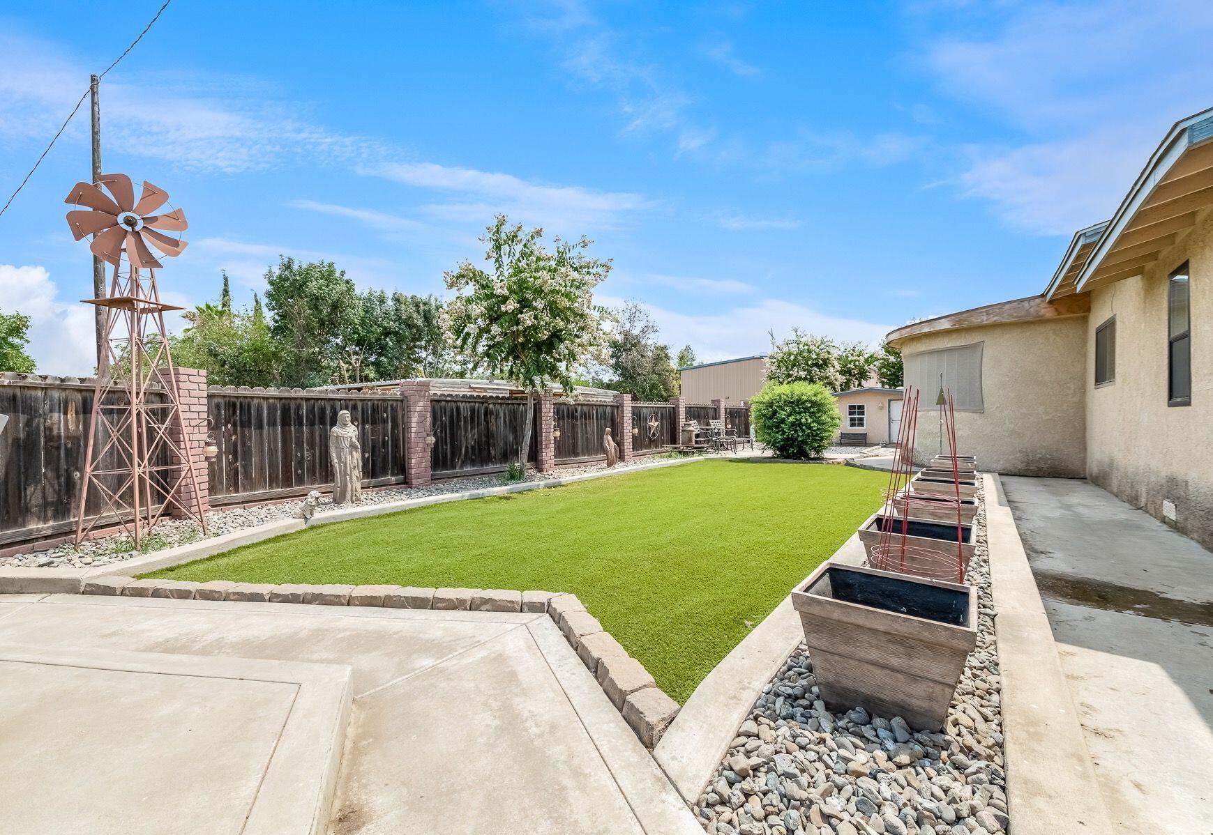 12304 Avenue 328