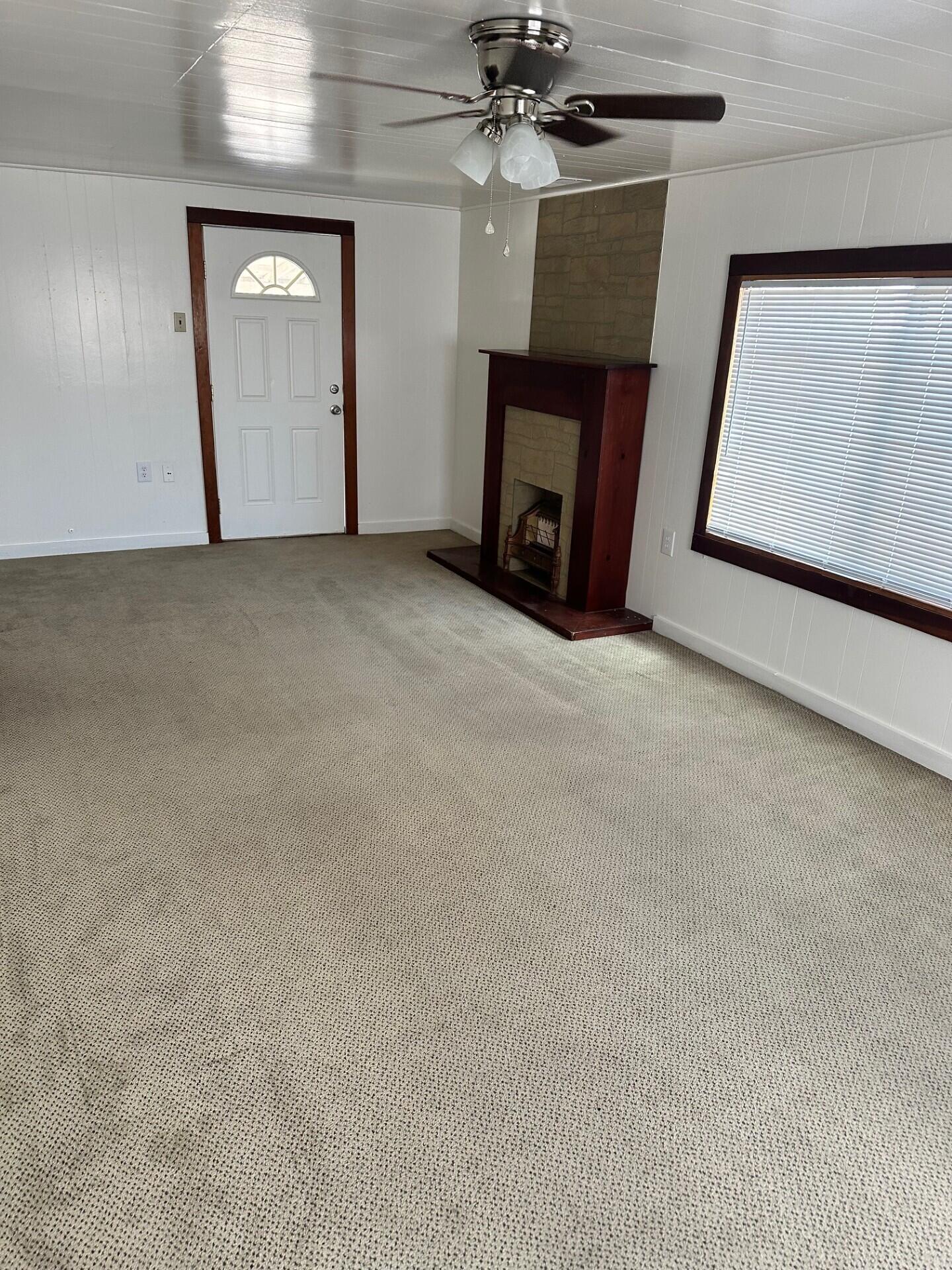 12344 Avenue 328
