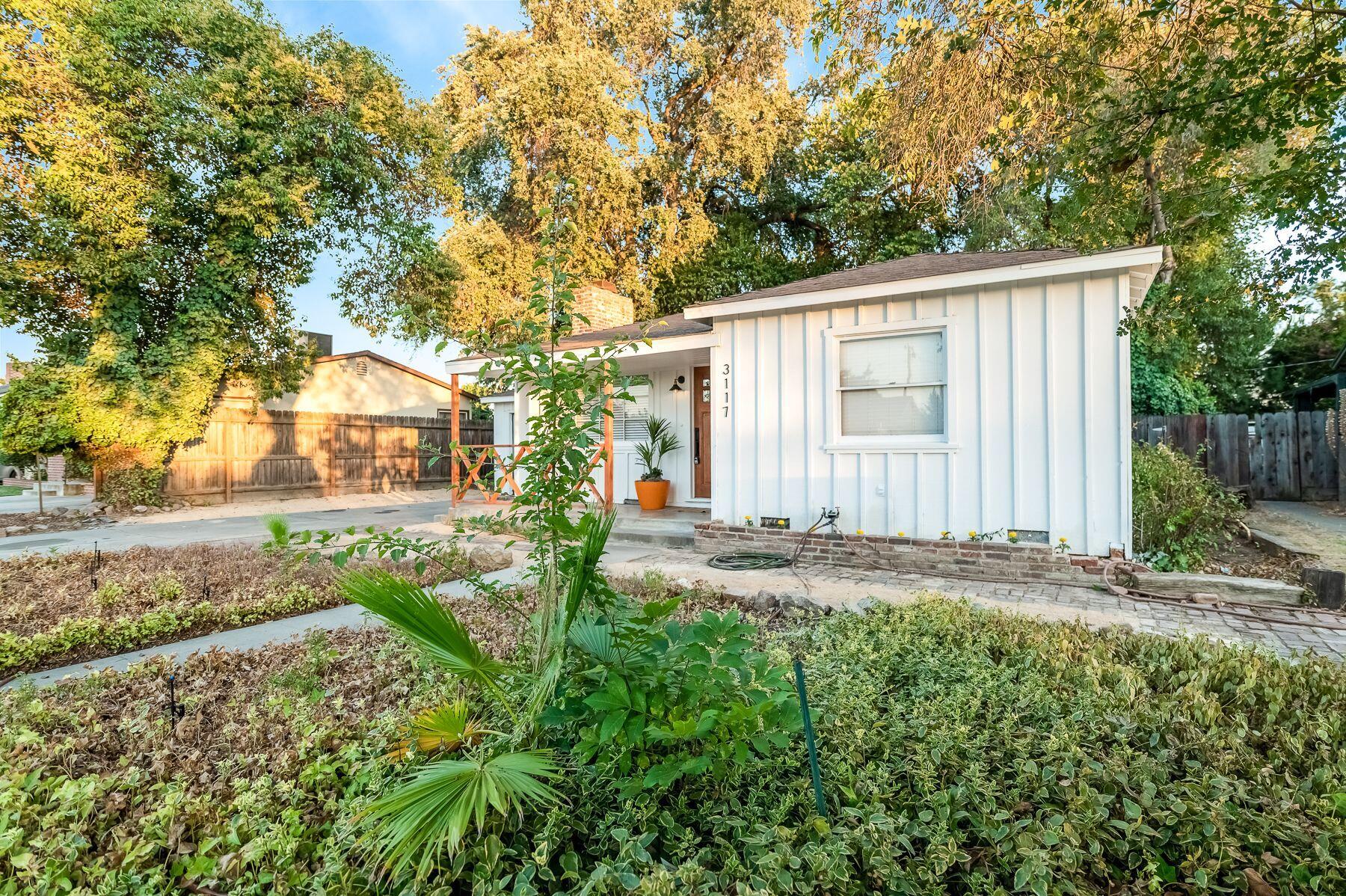 3117 E Westcott Avenue