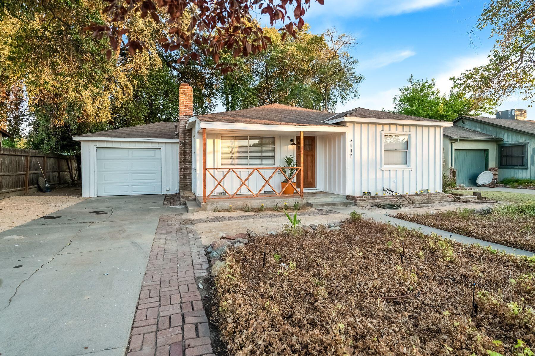 3117 E Westcott Avenue