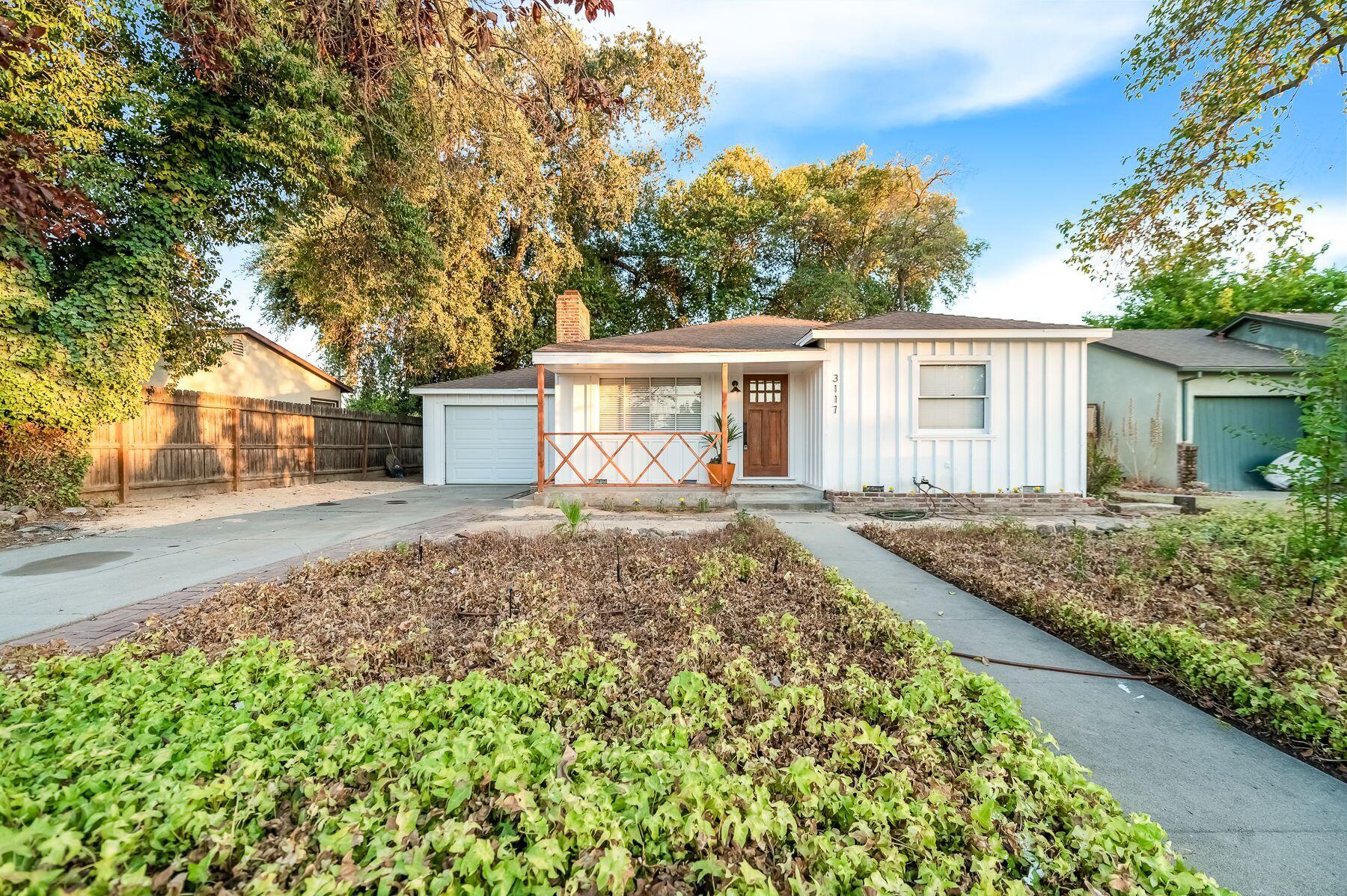 3117 E Westcott Avenue