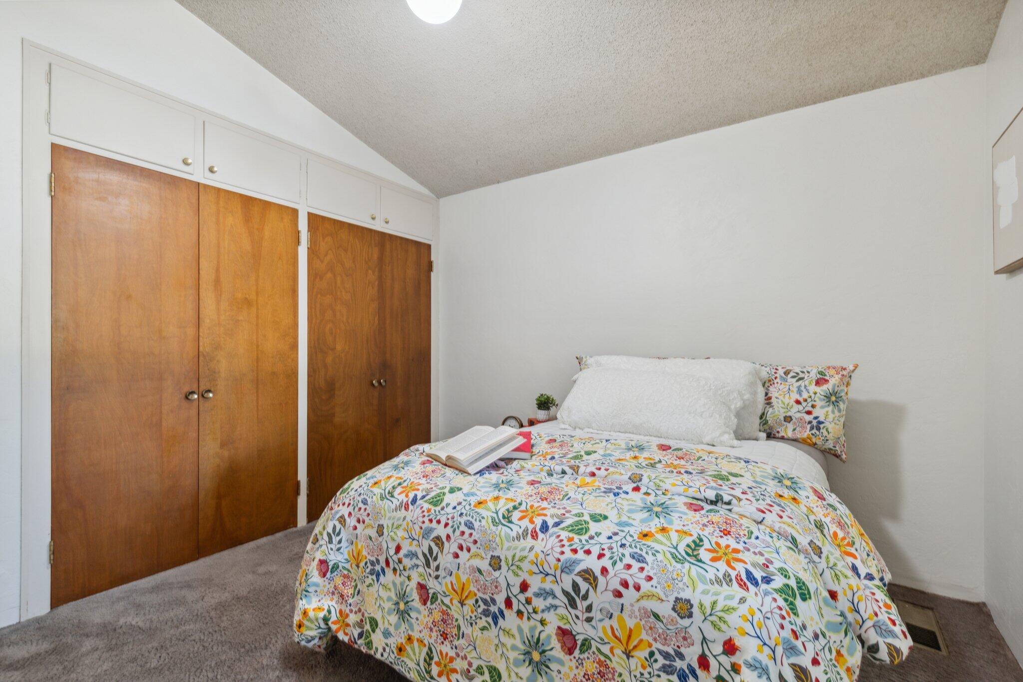 2511 W Campus Avenue