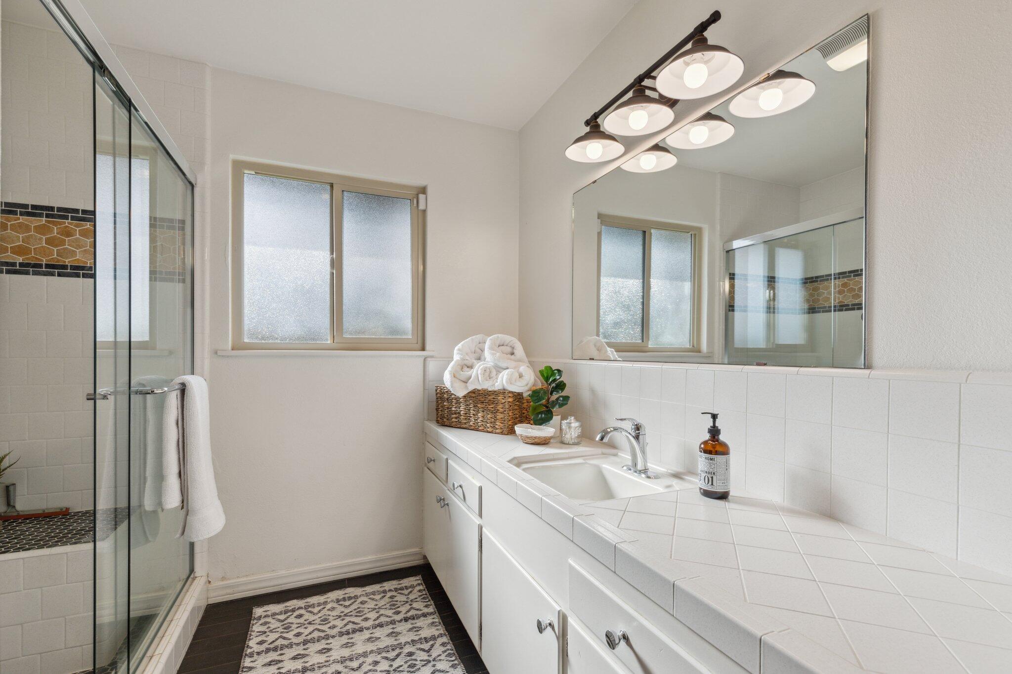 2511 W Campus Avenue