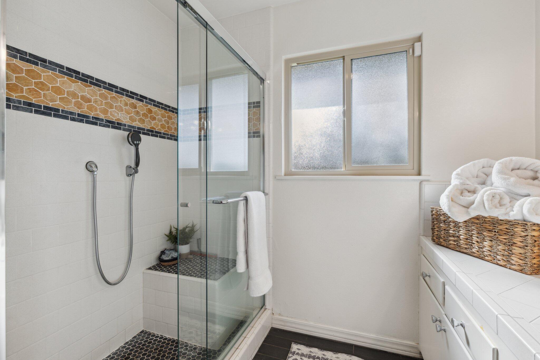 2511 W Campus Avenue