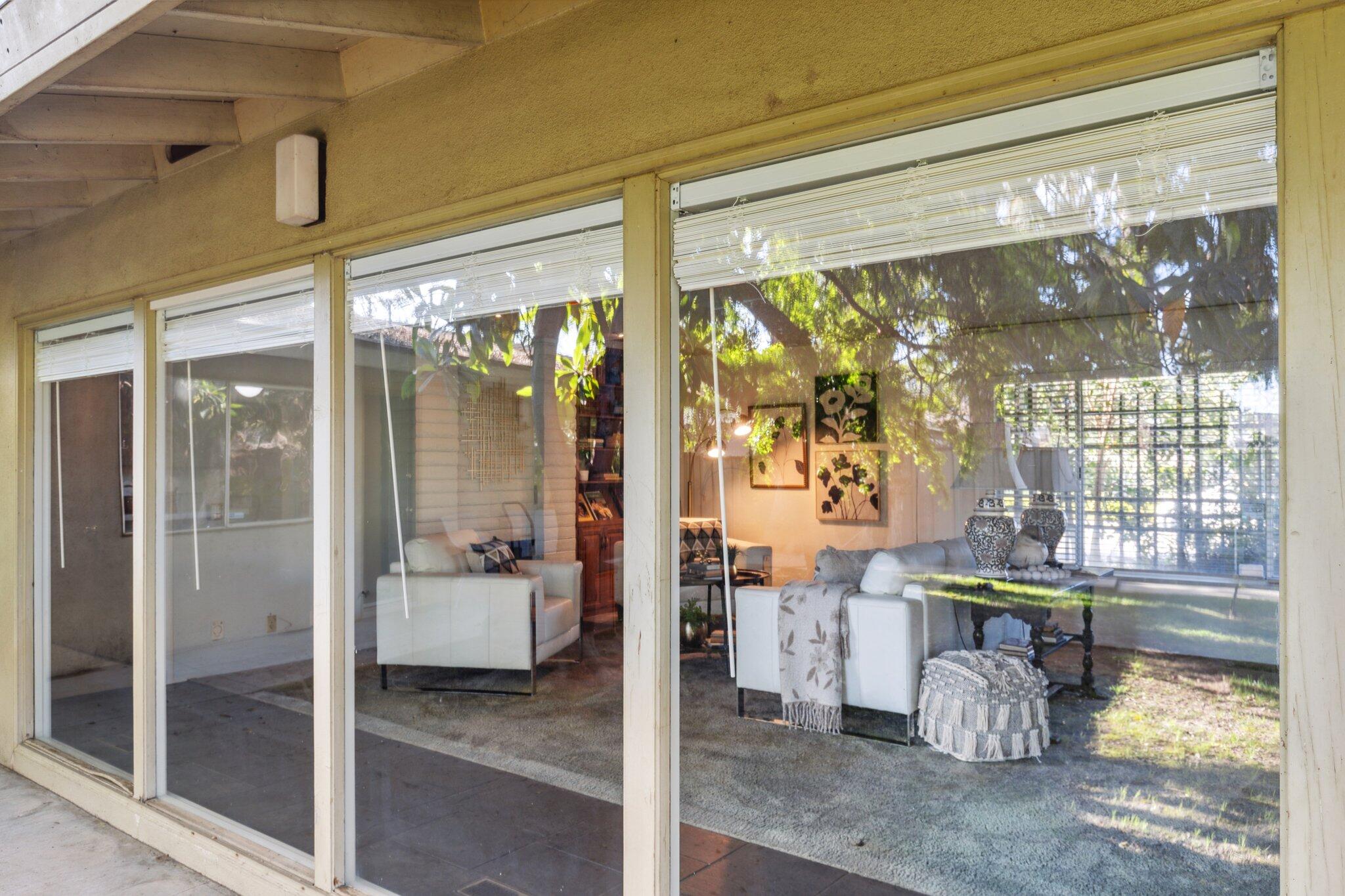 2511 W Campus Avenue