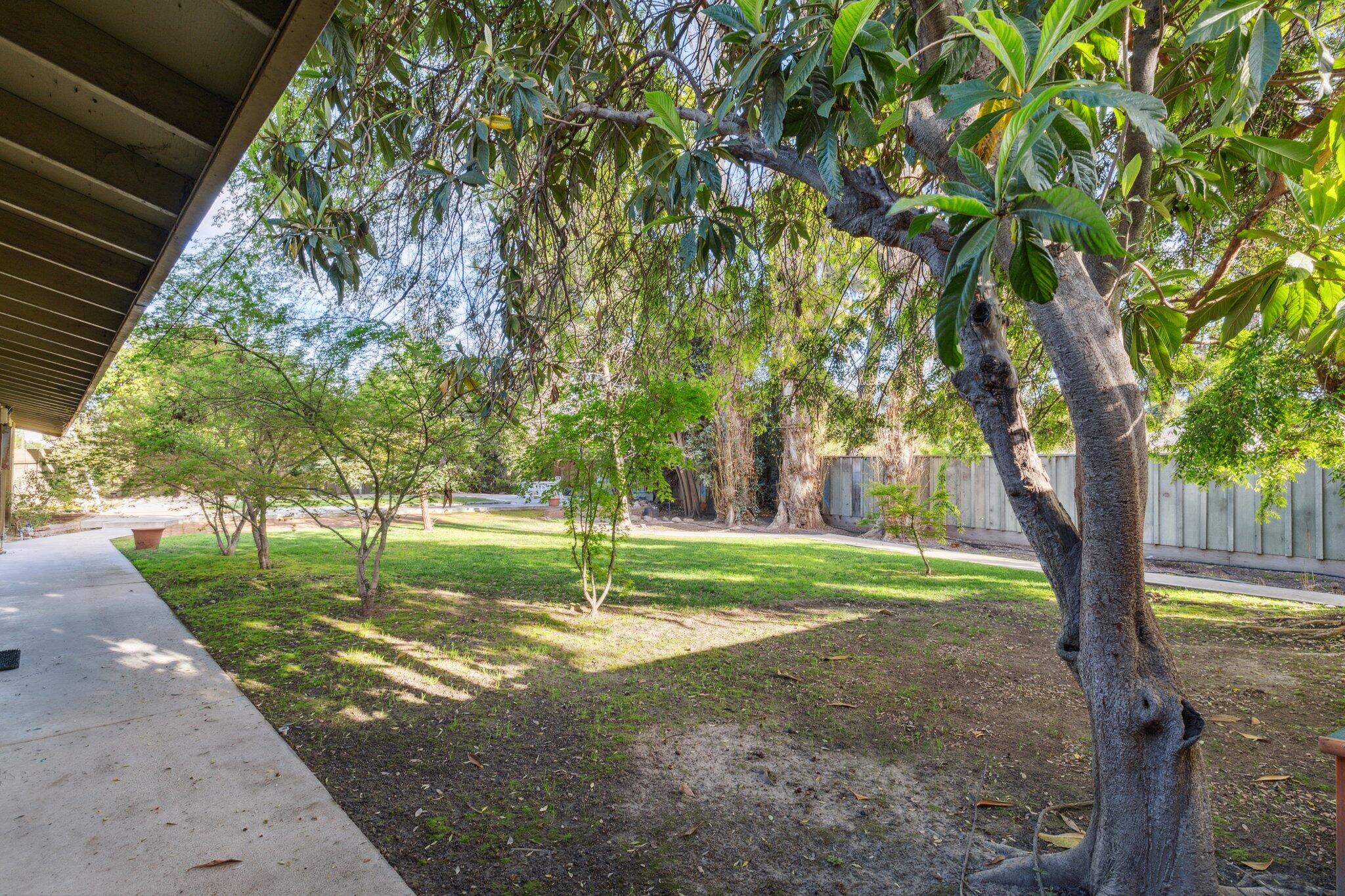 2511 W Campus Avenue