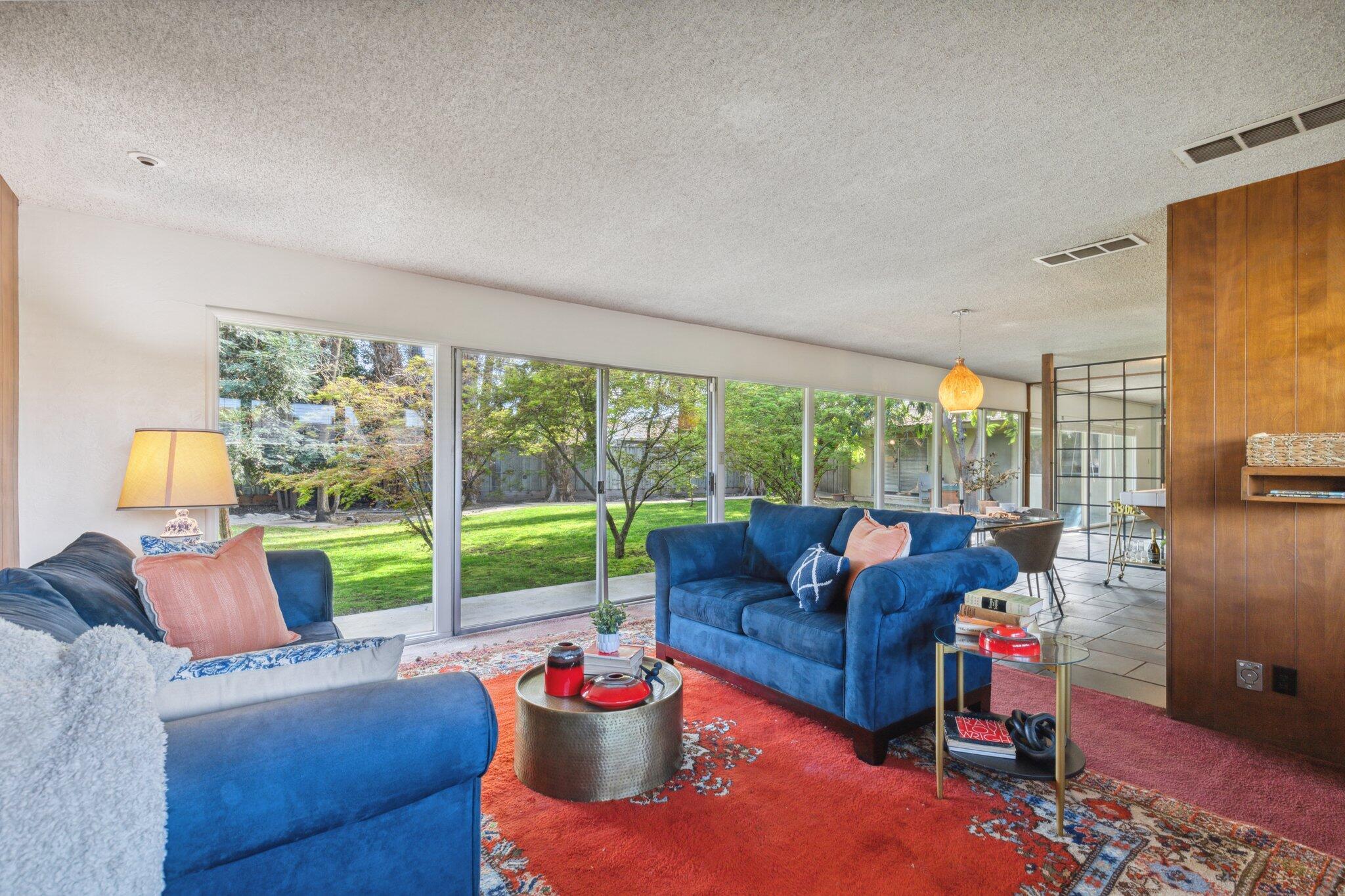 2511 W Campus Avenue