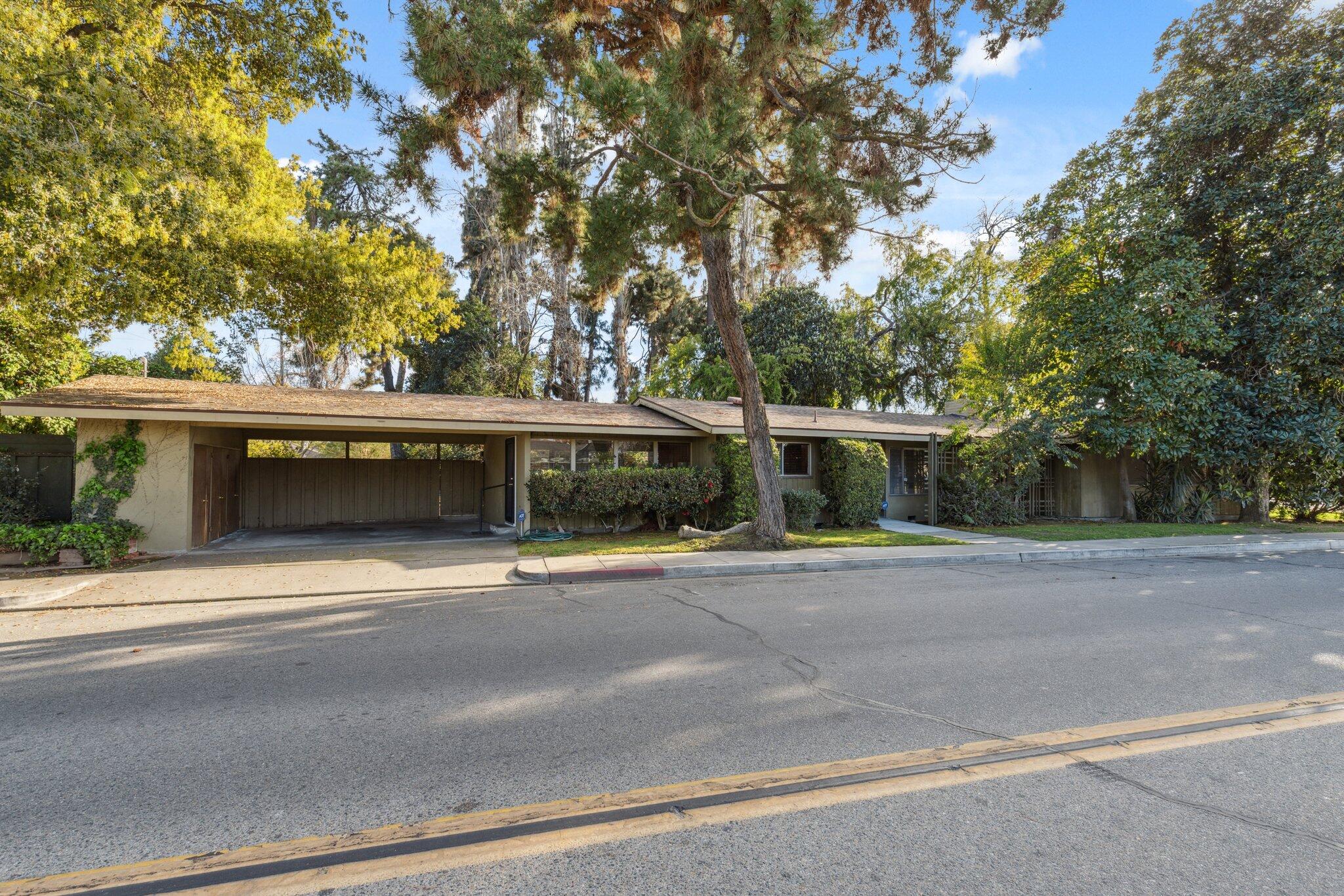 2511 W Campus Avenue