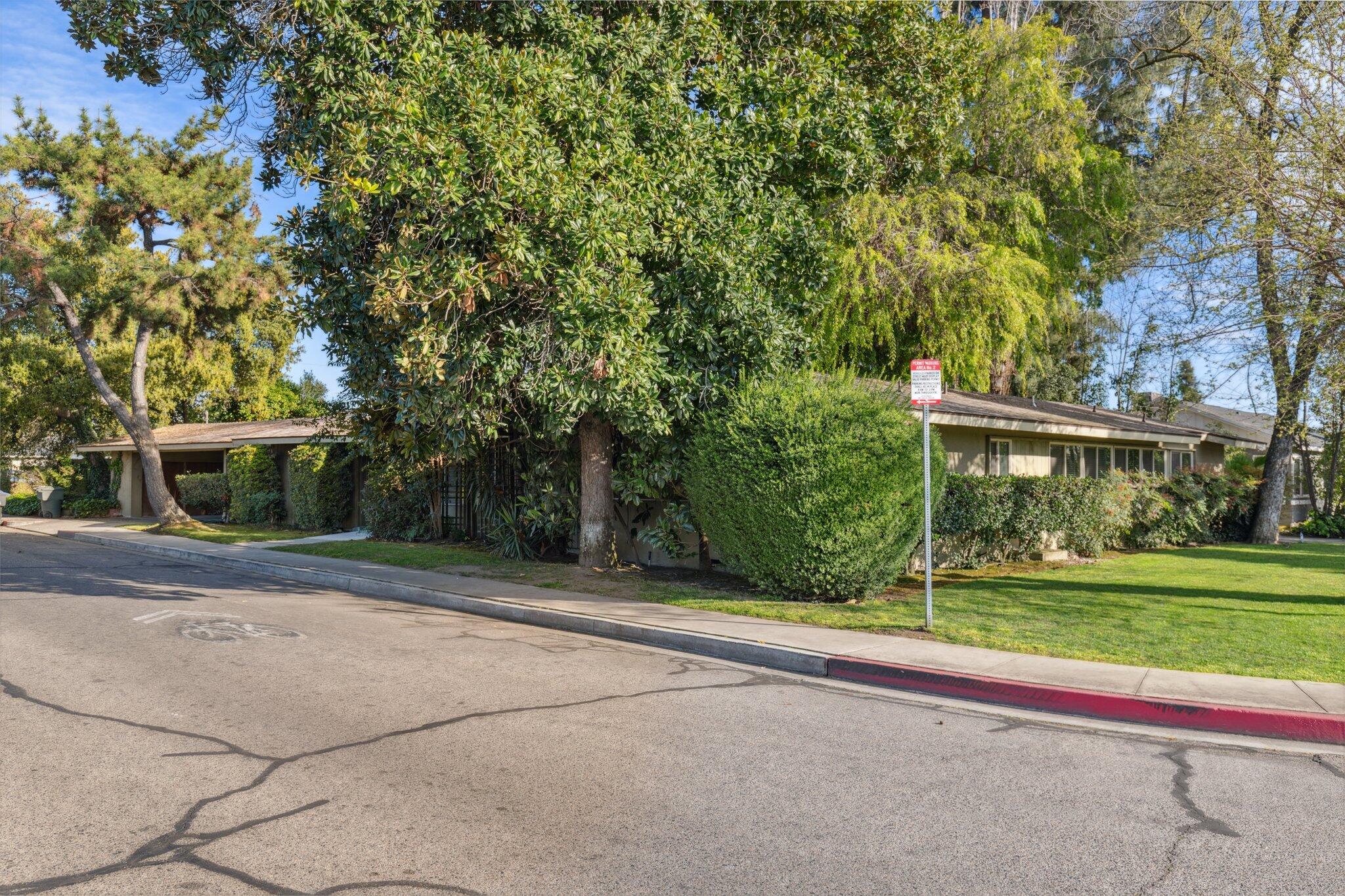 2511 W Campus Avenue