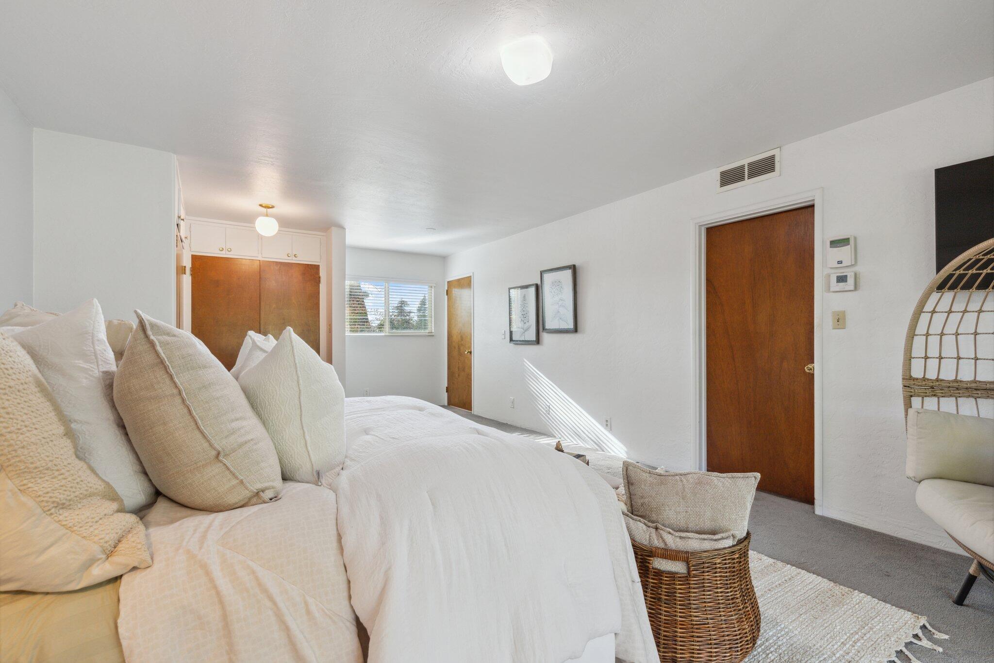 2511 W Campus Avenue