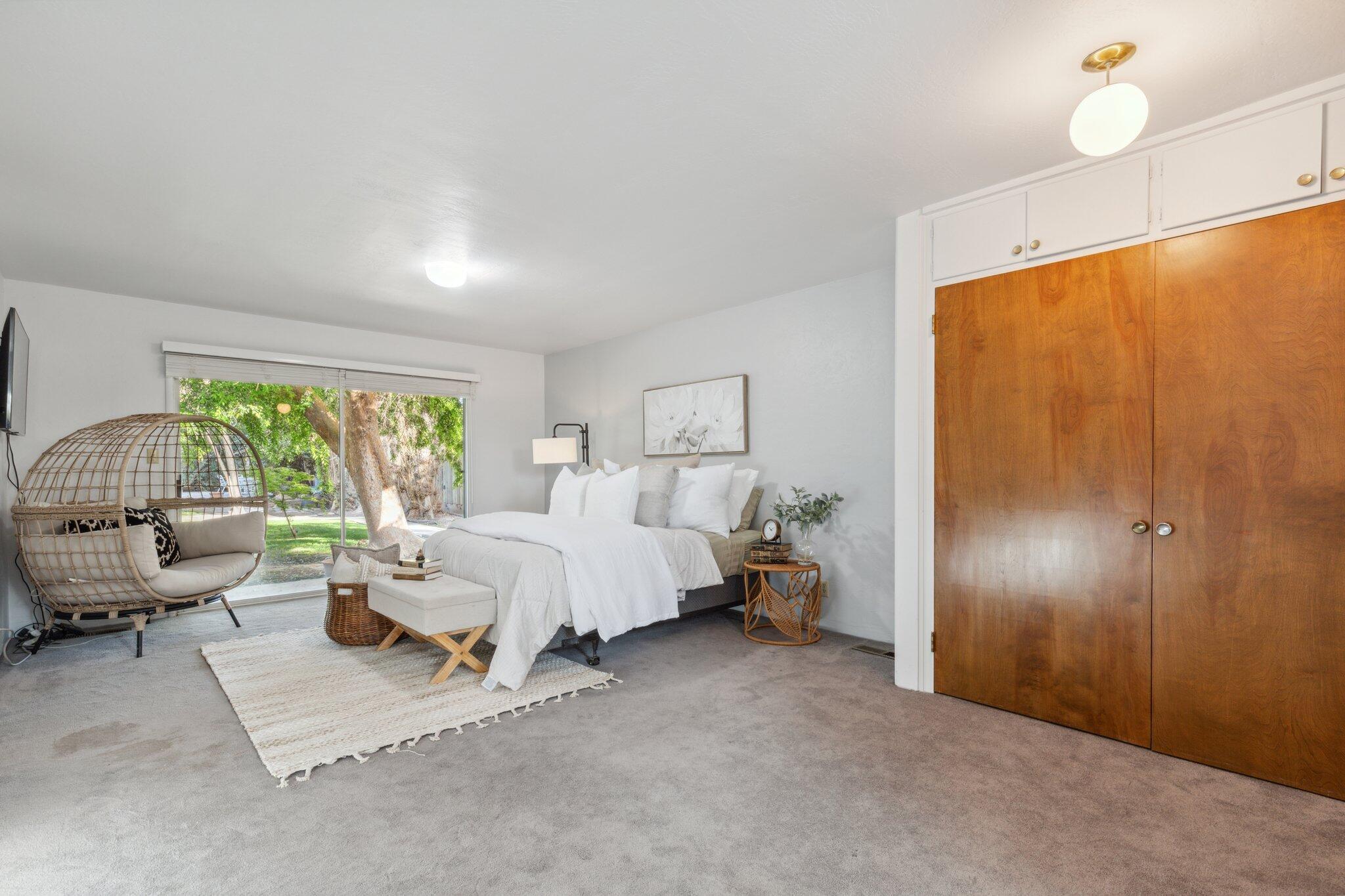 2511 W Campus Avenue