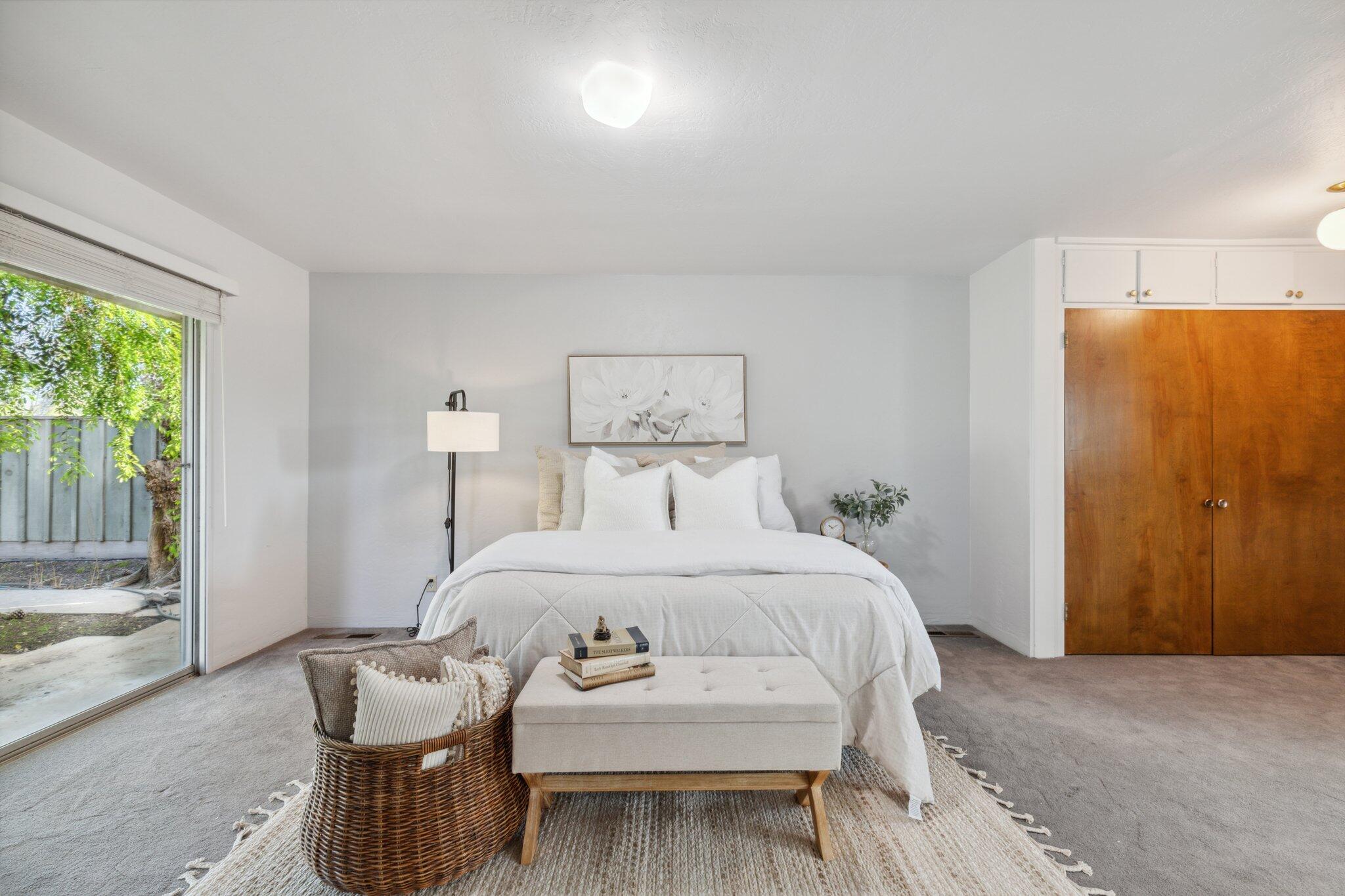 2511 W Campus Avenue