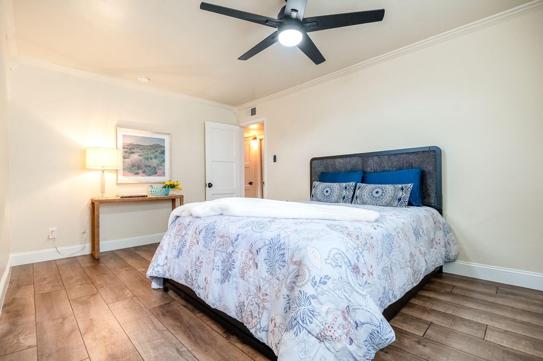 1085 E Academy Avenue