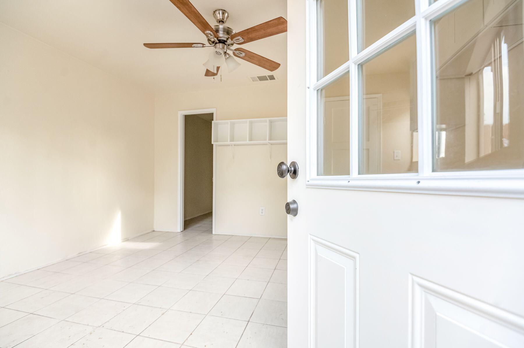 1085 E Academy Avenue