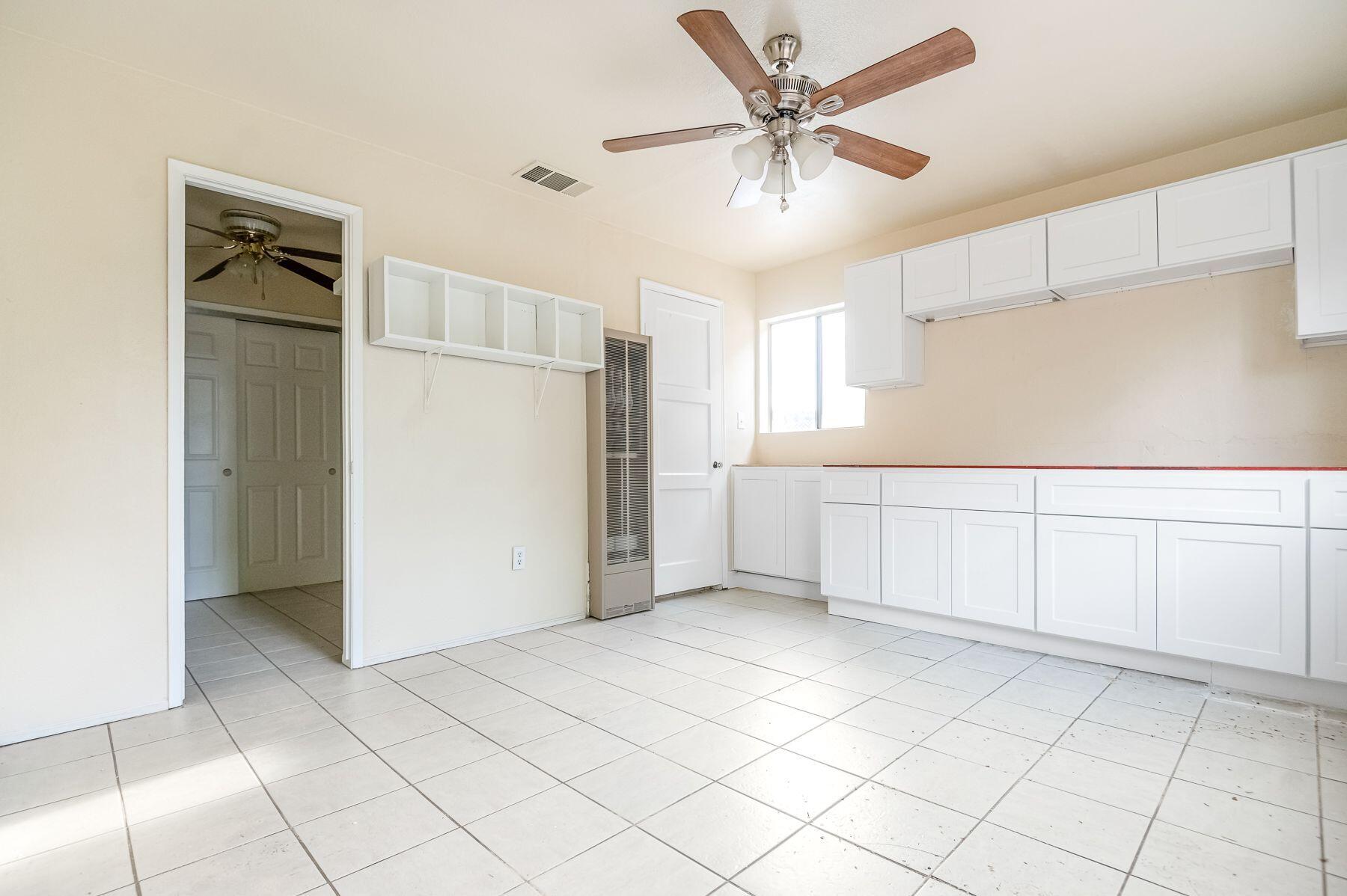 1085 E Academy Avenue