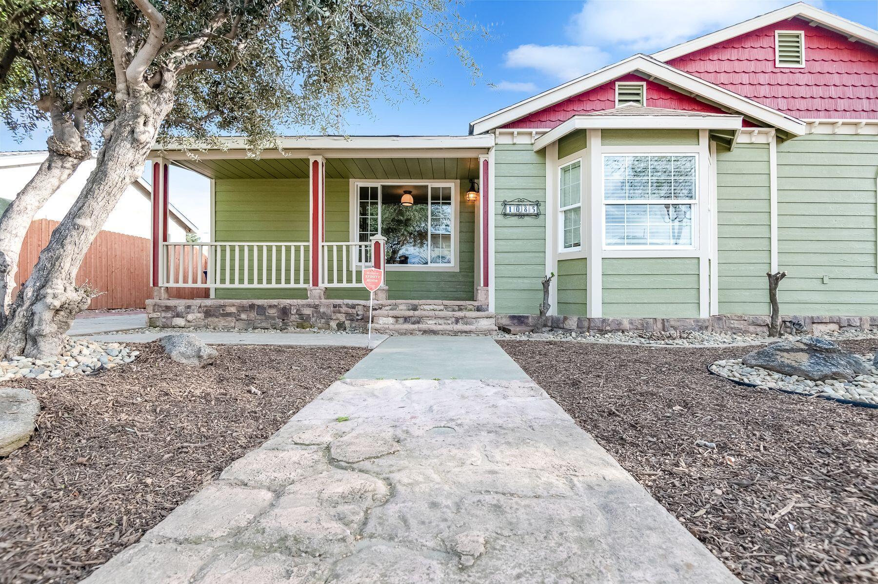 1085 E Academy Avenue