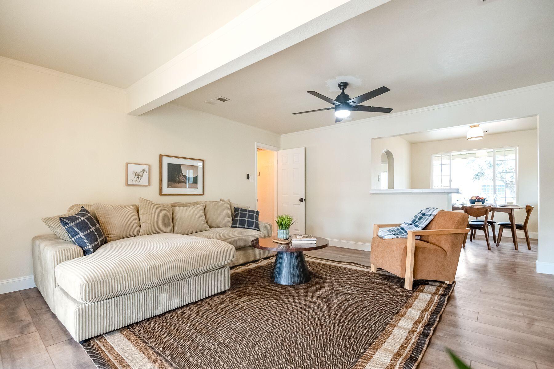 1085 E Academy Avenue