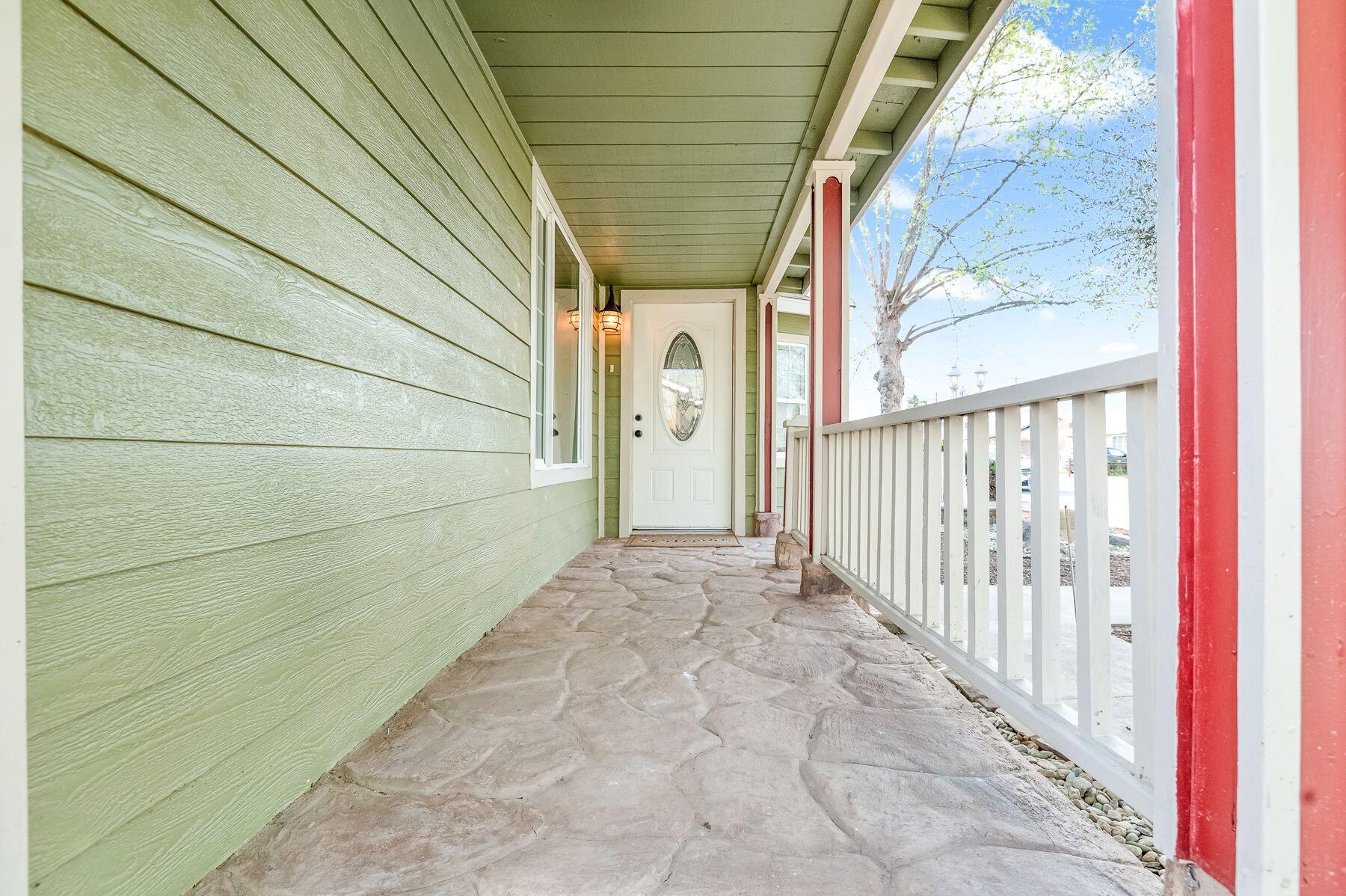 1085 E Academy Avenue