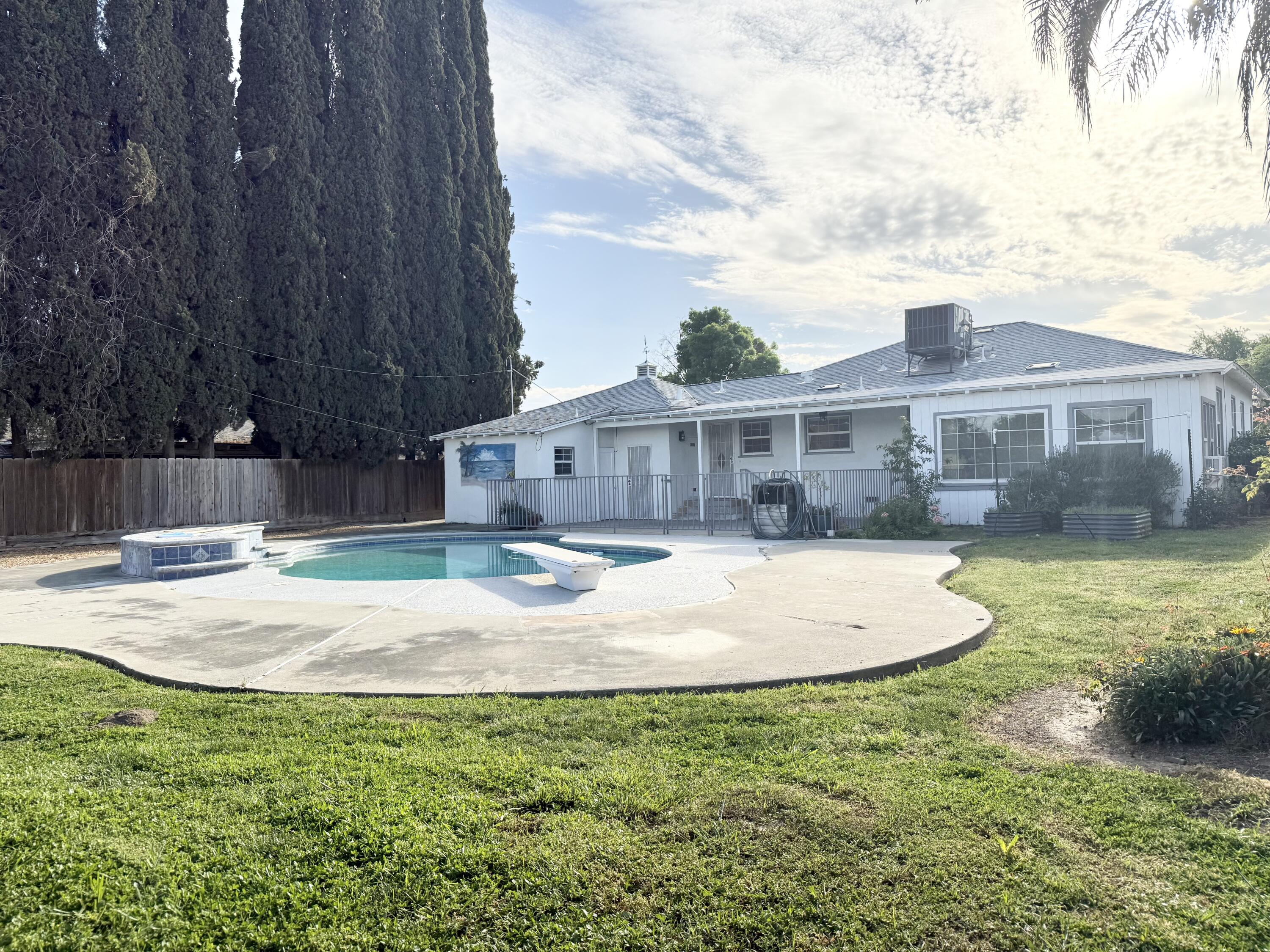550 Bonita Drive
