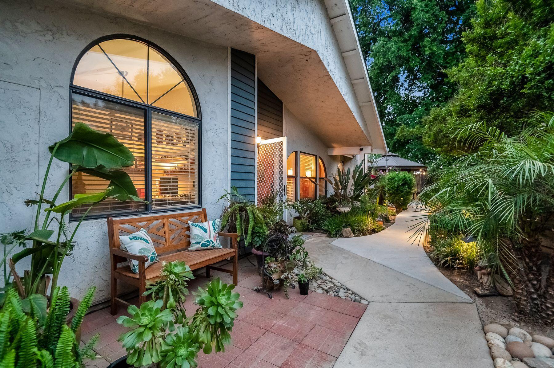 1937 S Pinnacle Street