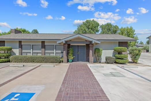 846 N Silvervale Drive