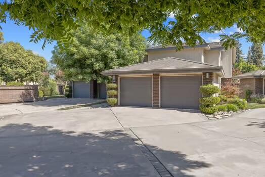 846 N Silvervale Drive