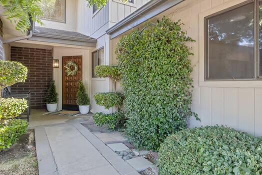 846 N Silvervale Drive