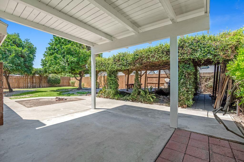 3419 S Vickie Ct. Court