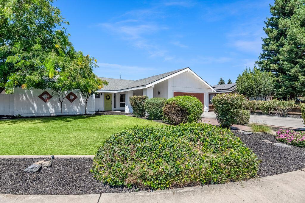 3419 S Vickie Ct. Court