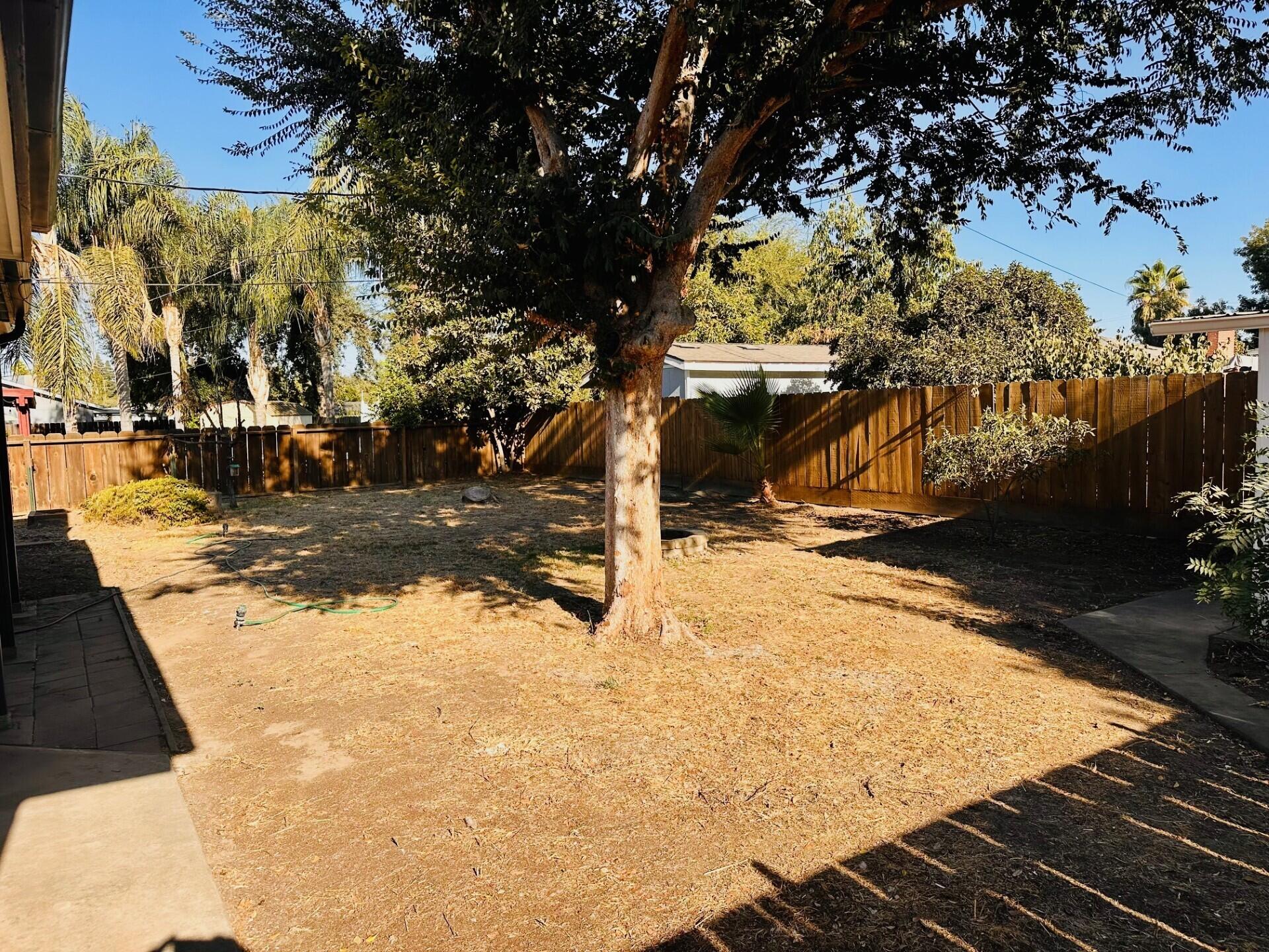 3006 E Meadow Avenue