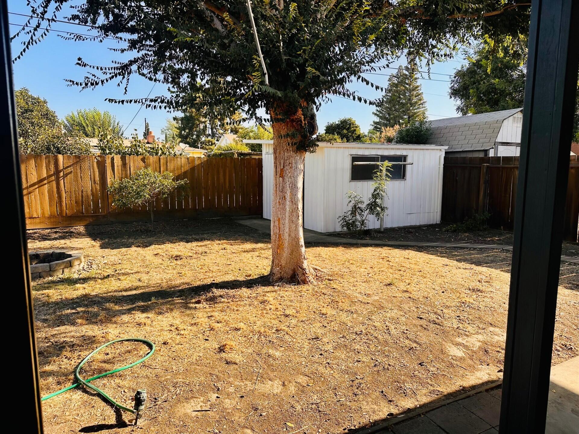 3006 E Meadow Avenue
