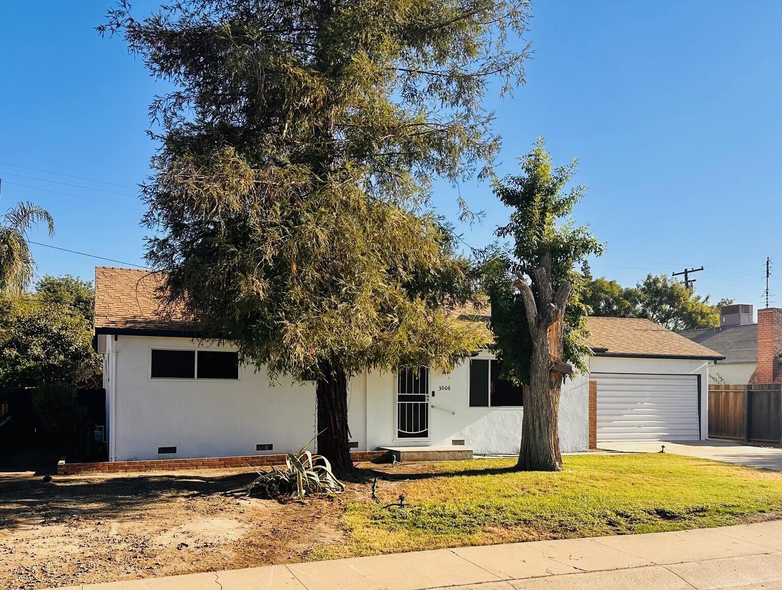 3006 E Meadow Avenue