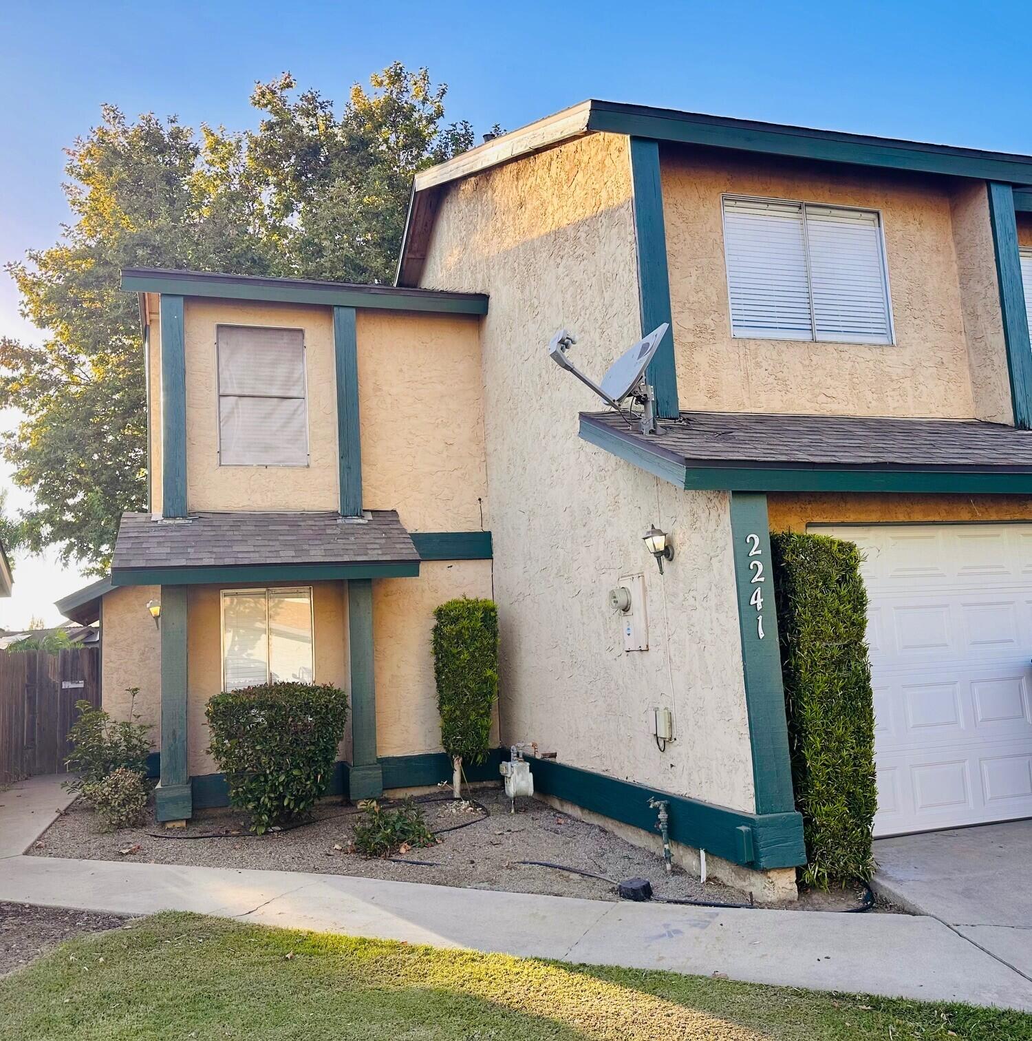 2241 N Edison Street