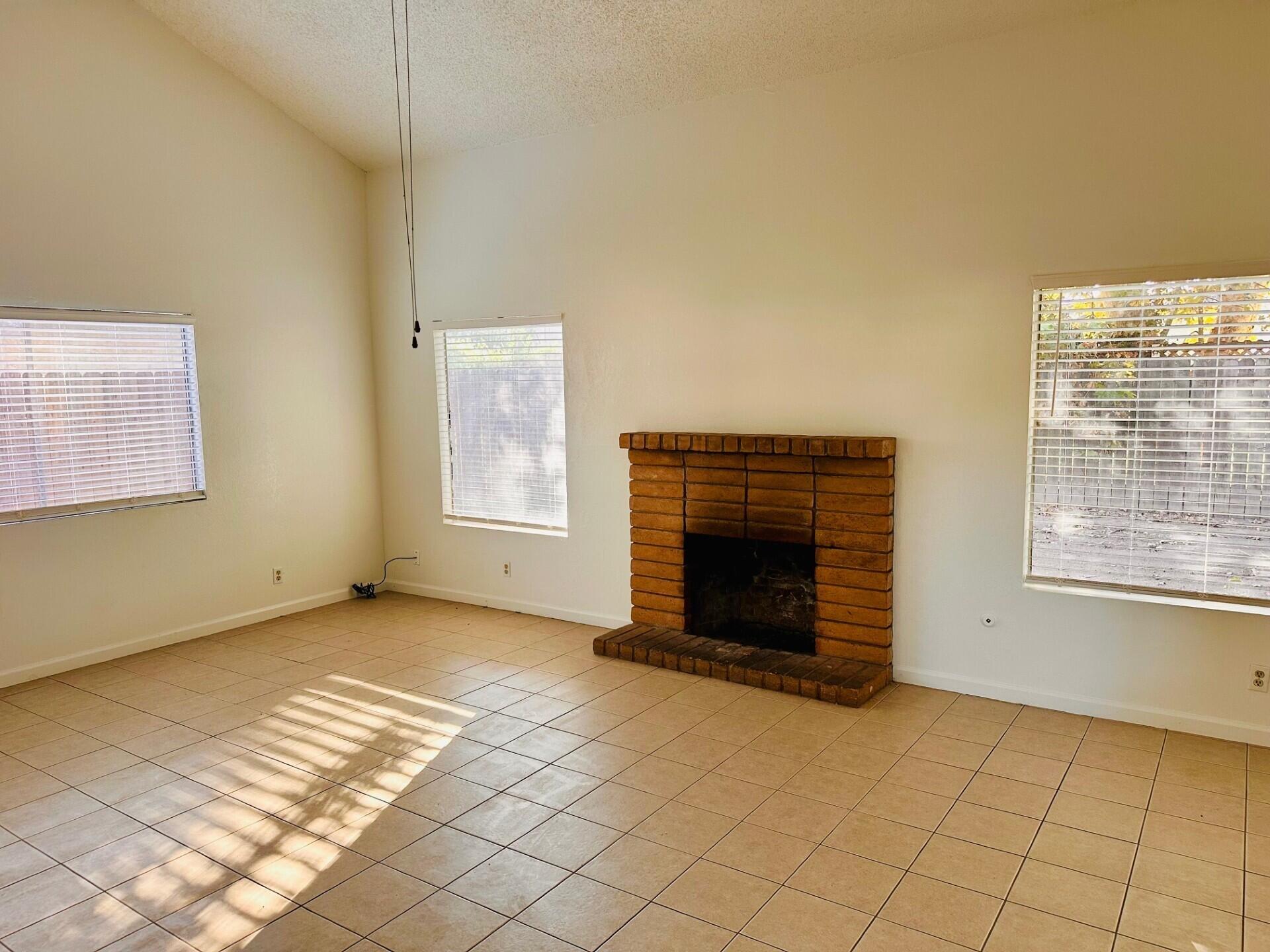 2241 N Edison Street