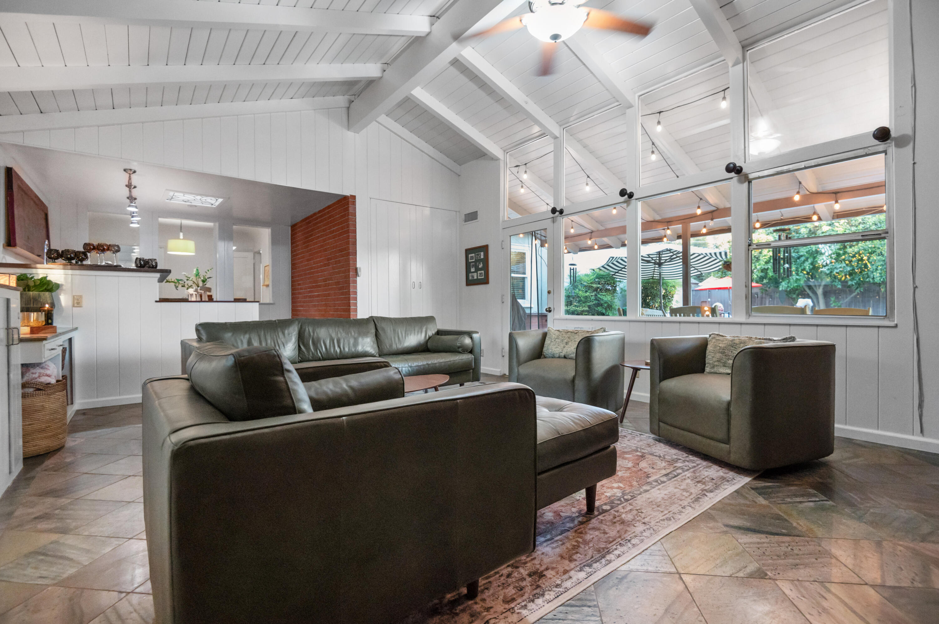 1401 W Myrtle