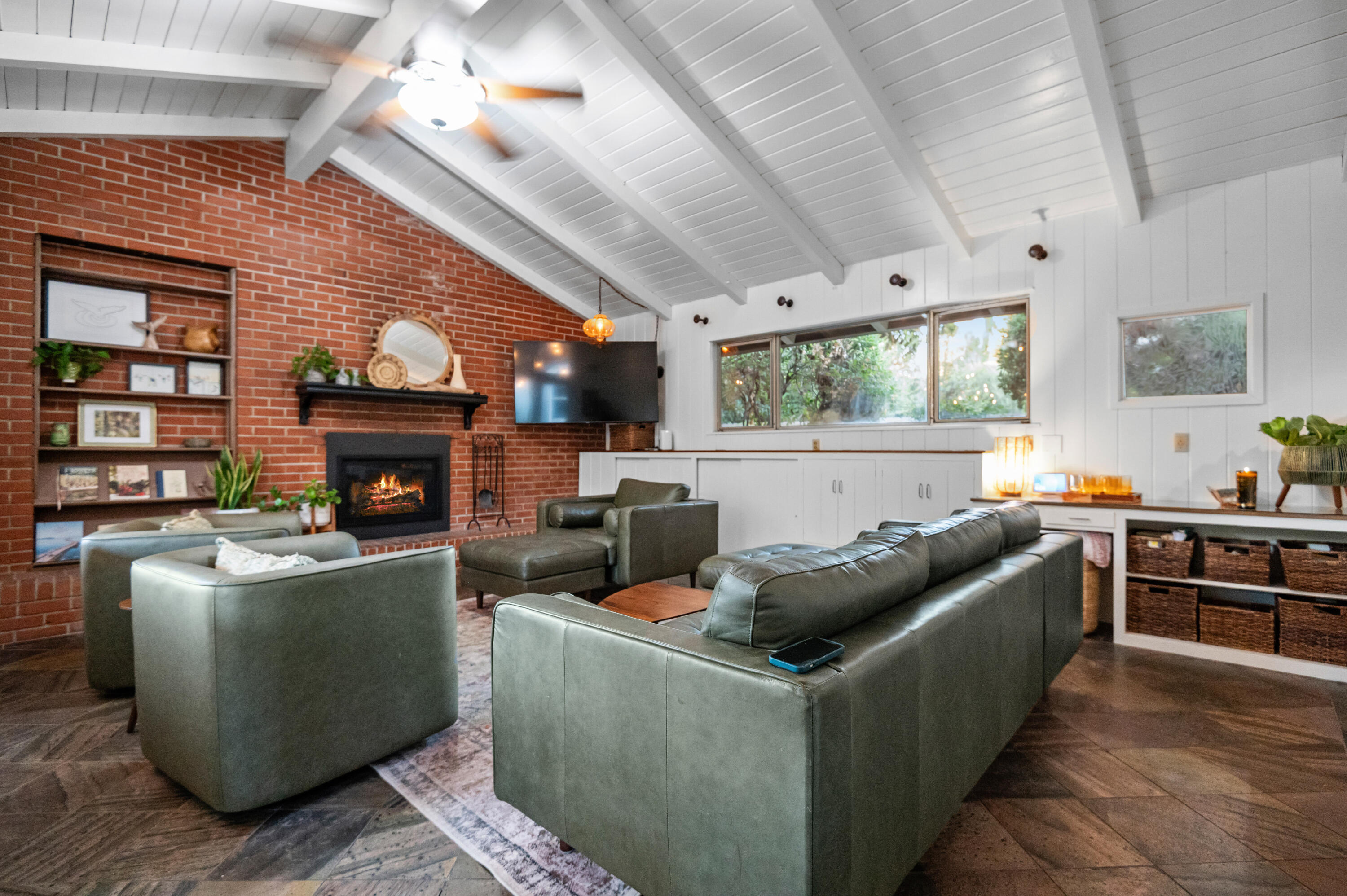 1401 W Myrtle