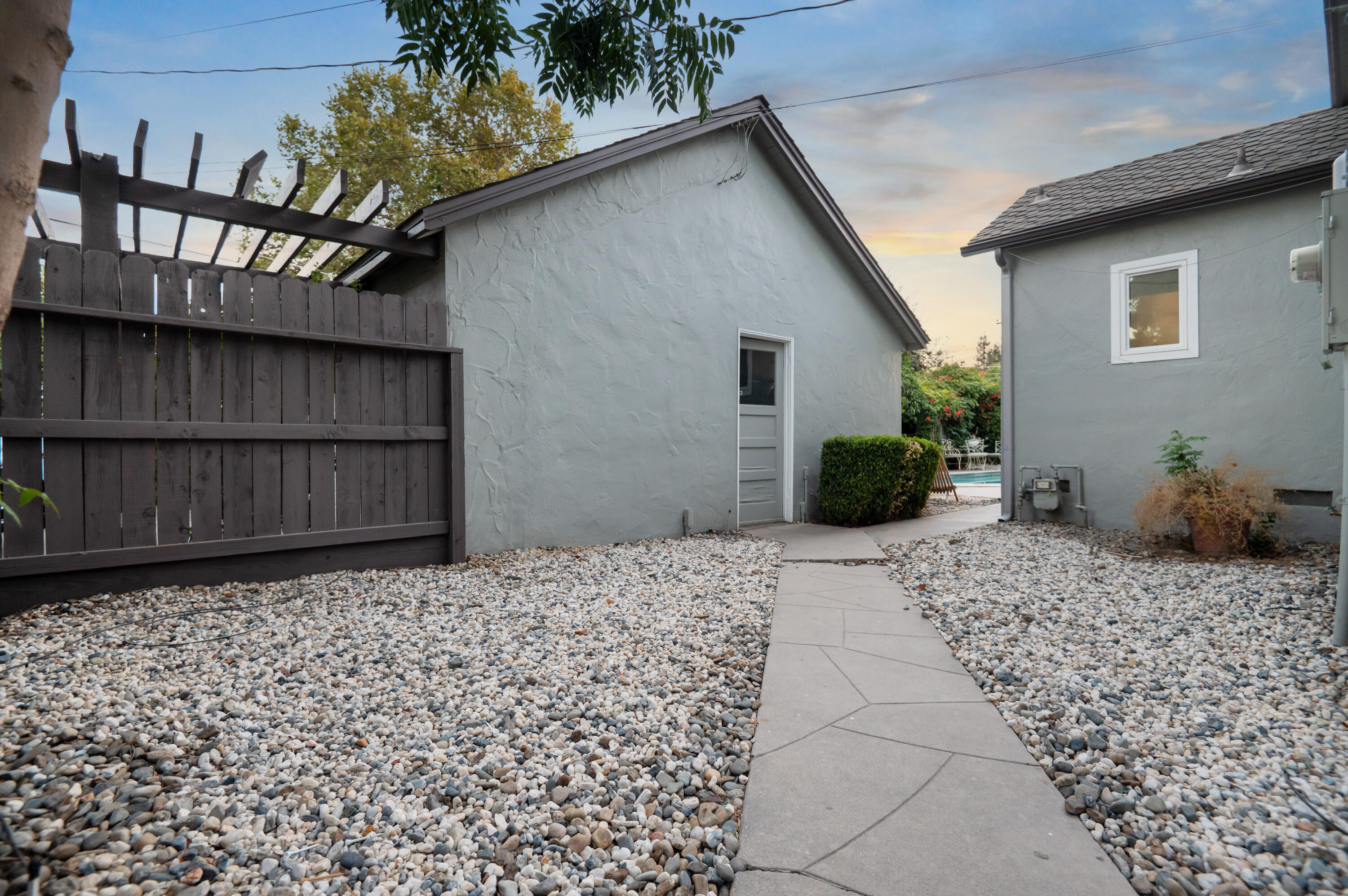 1401 W Myrtle
