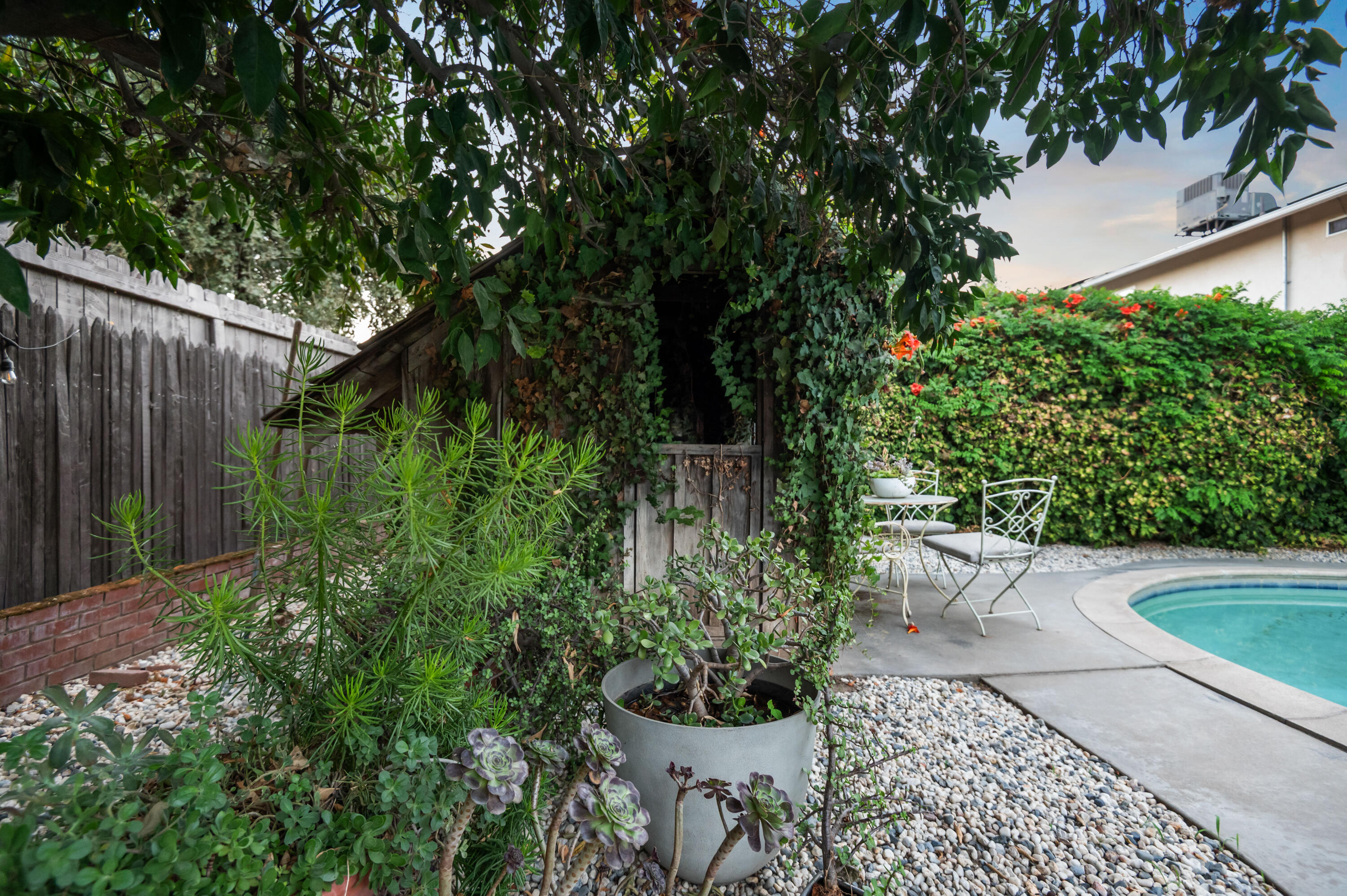 1401 W Myrtle