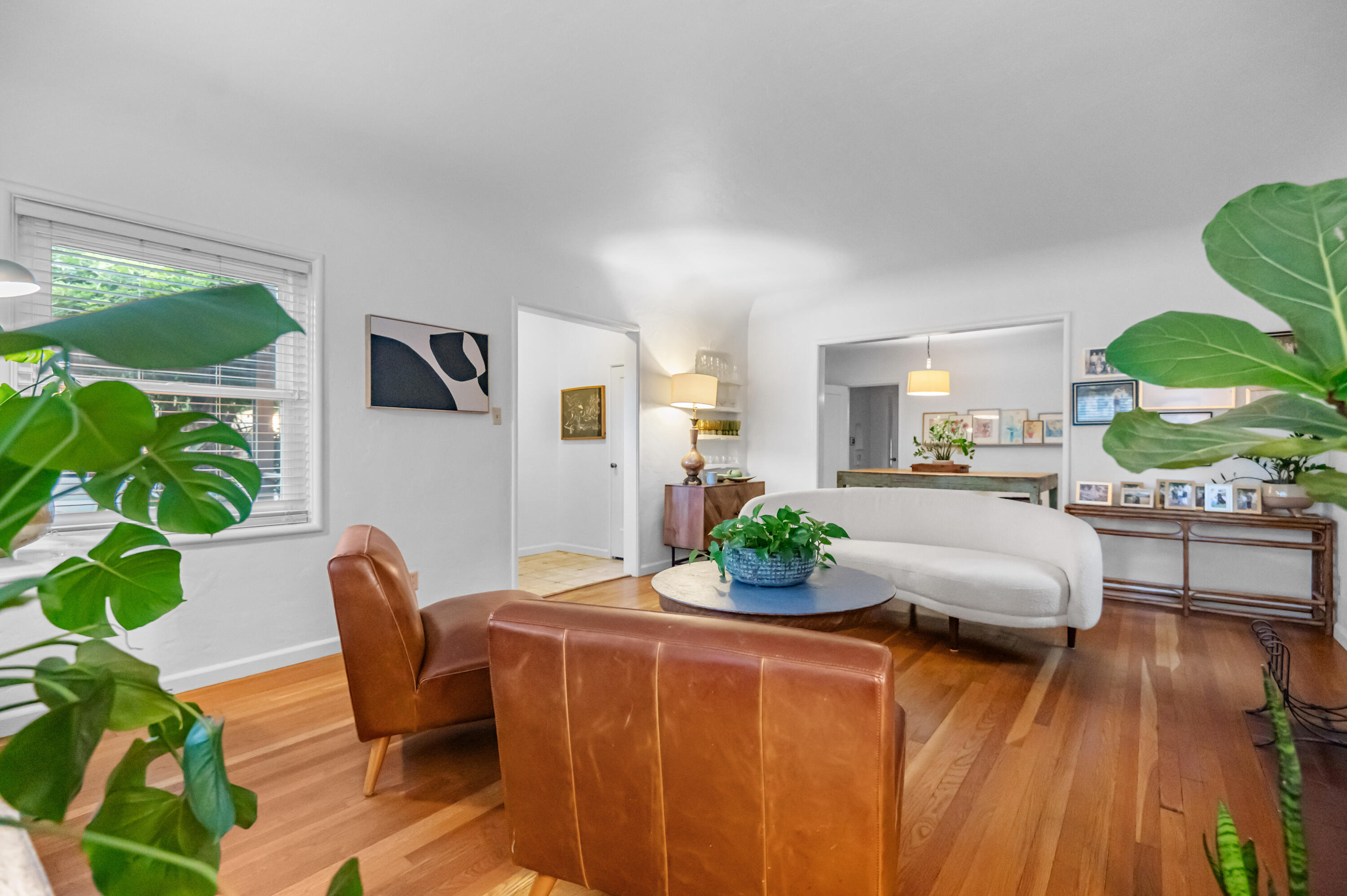 1401 W Myrtle
