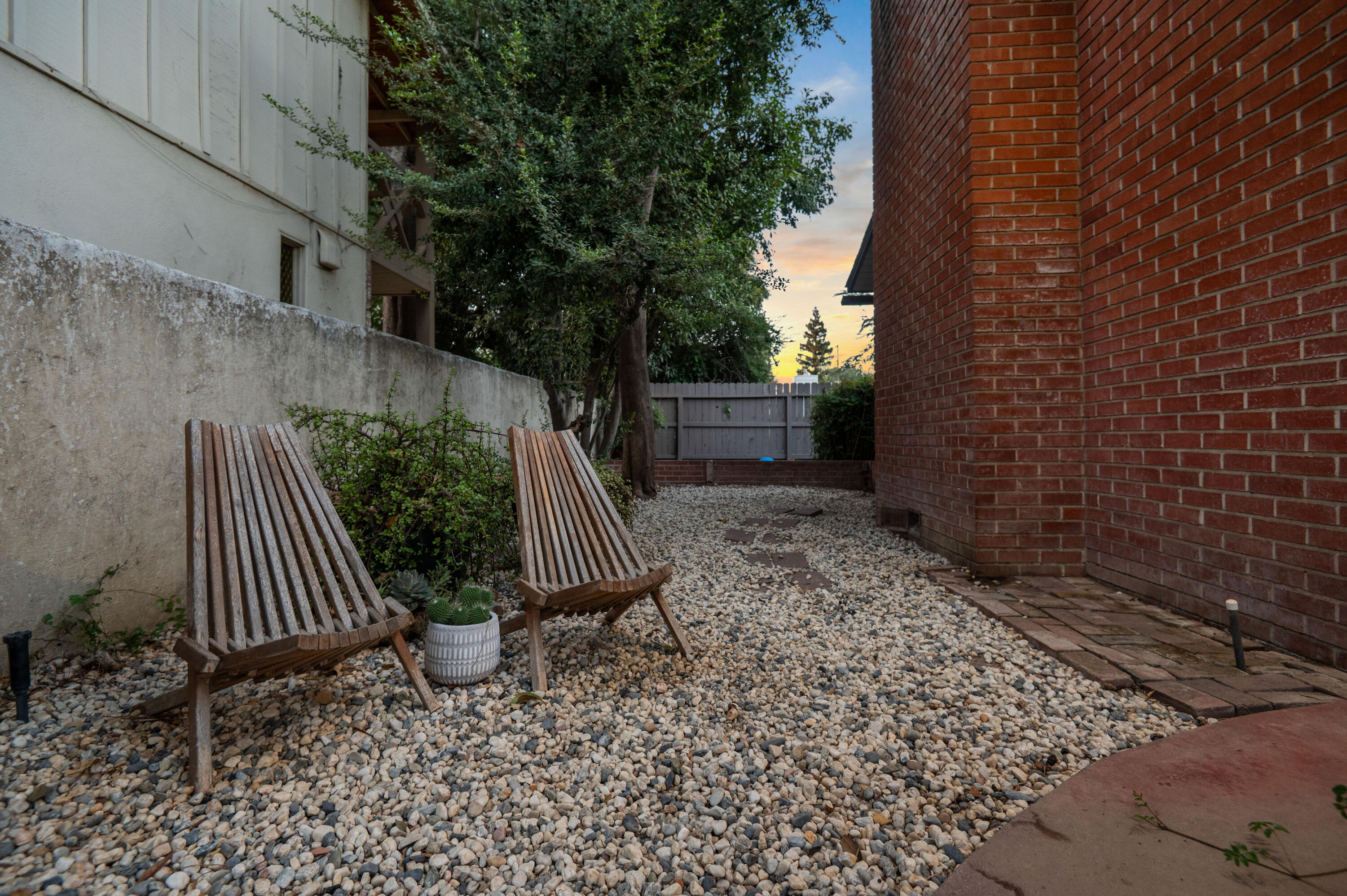1401 W Myrtle
