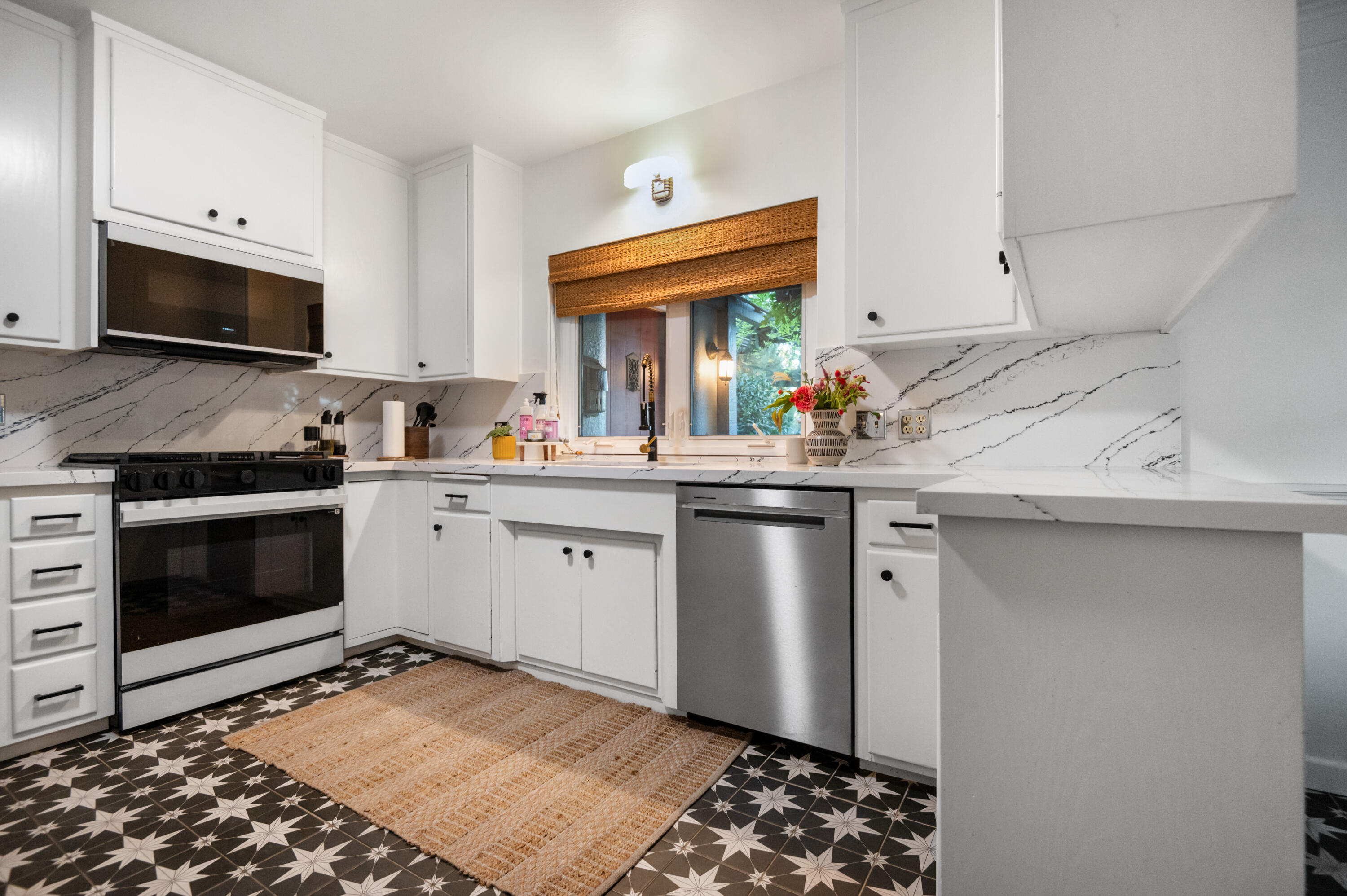 1401 W Myrtle