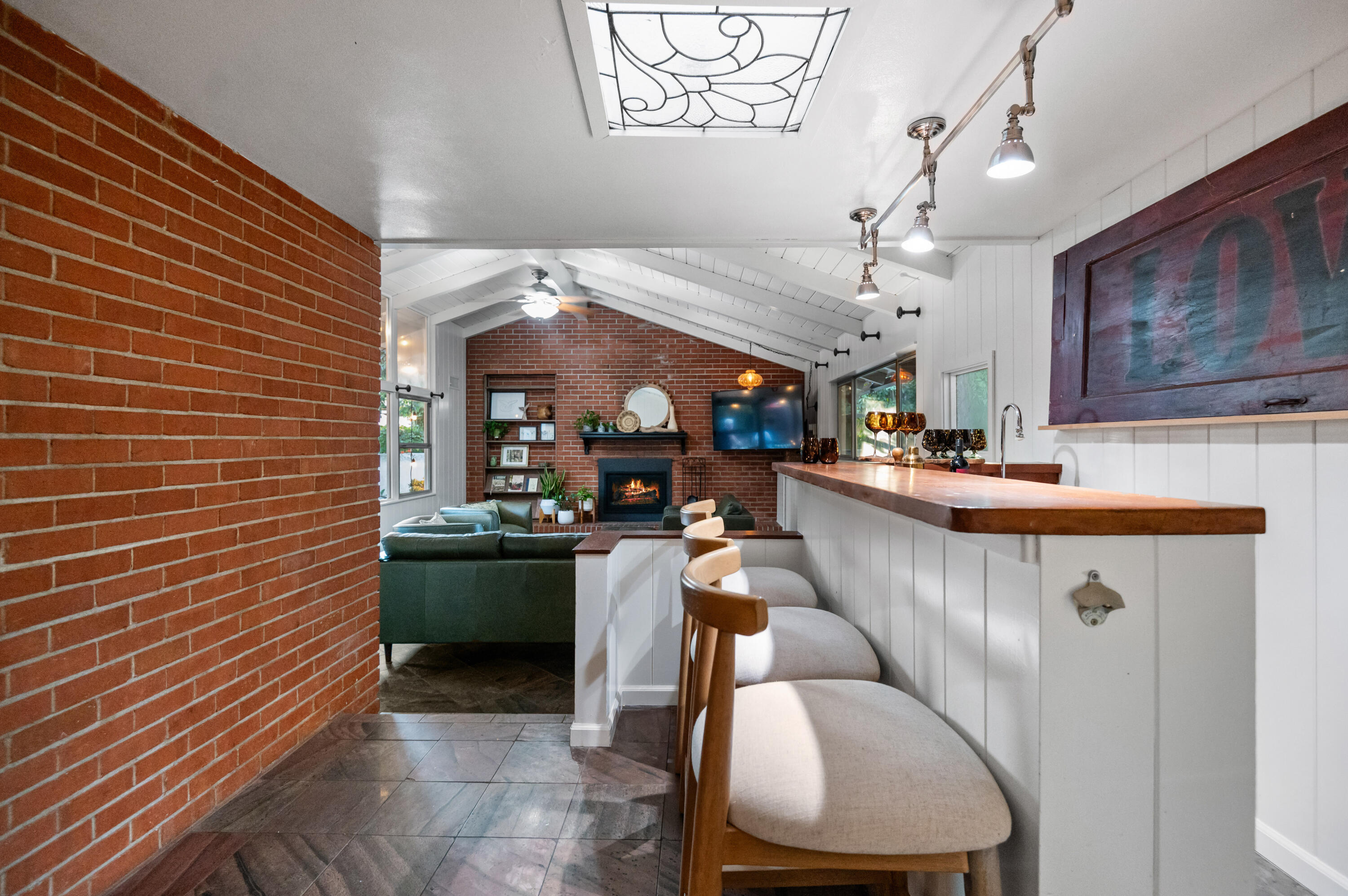 1401 W Myrtle