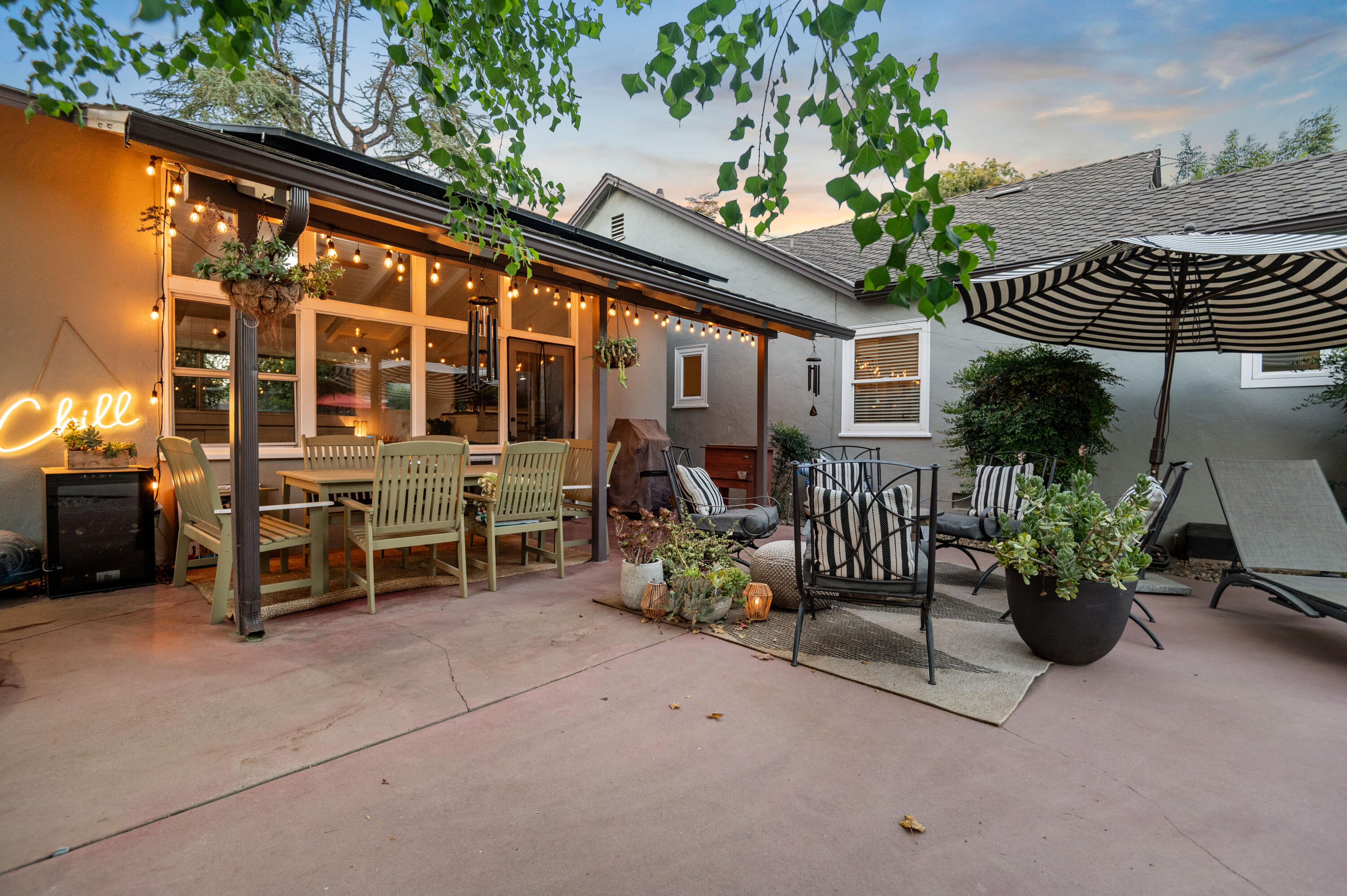 1401 W Myrtle