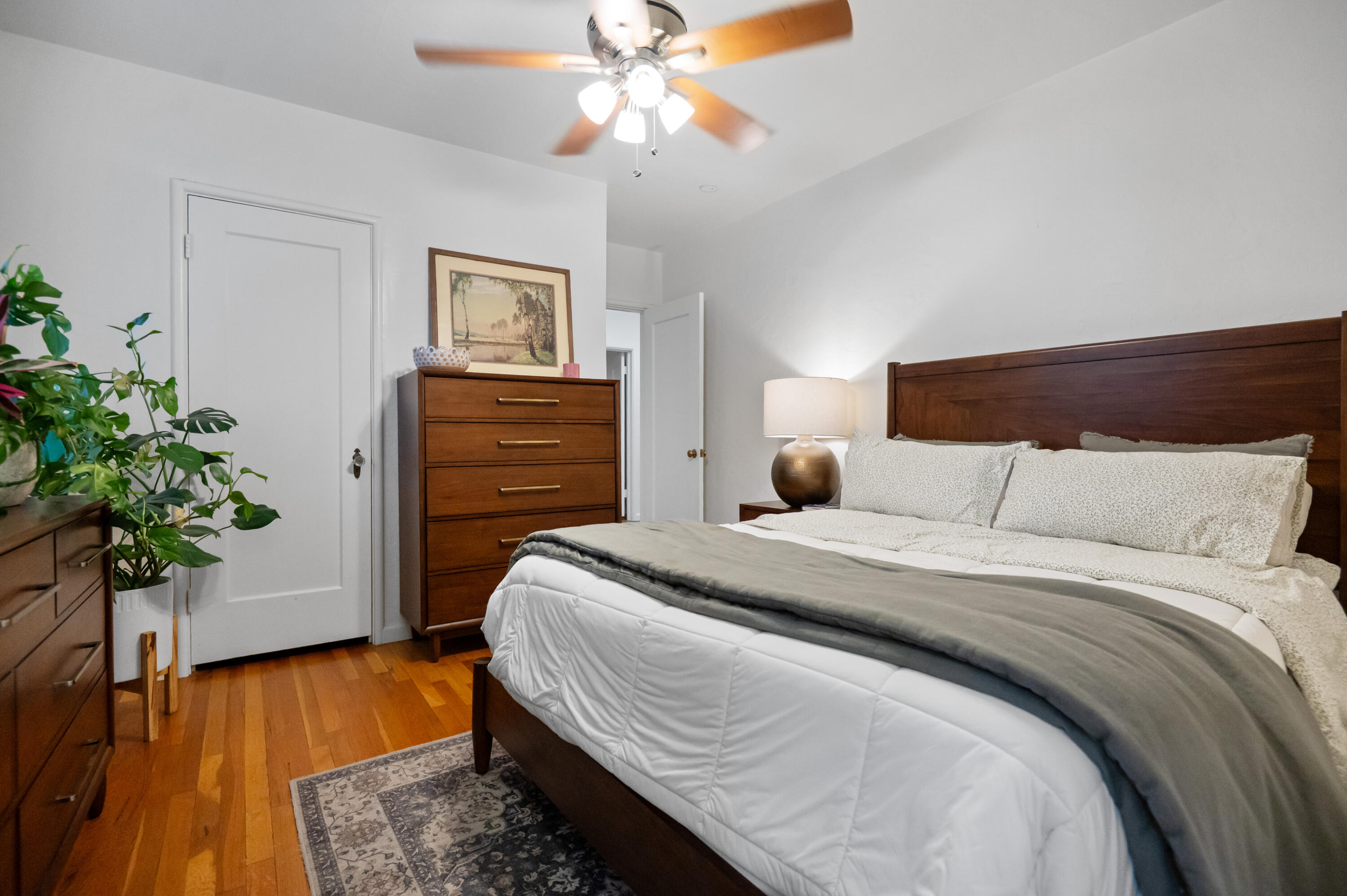 1401 W Myrtle