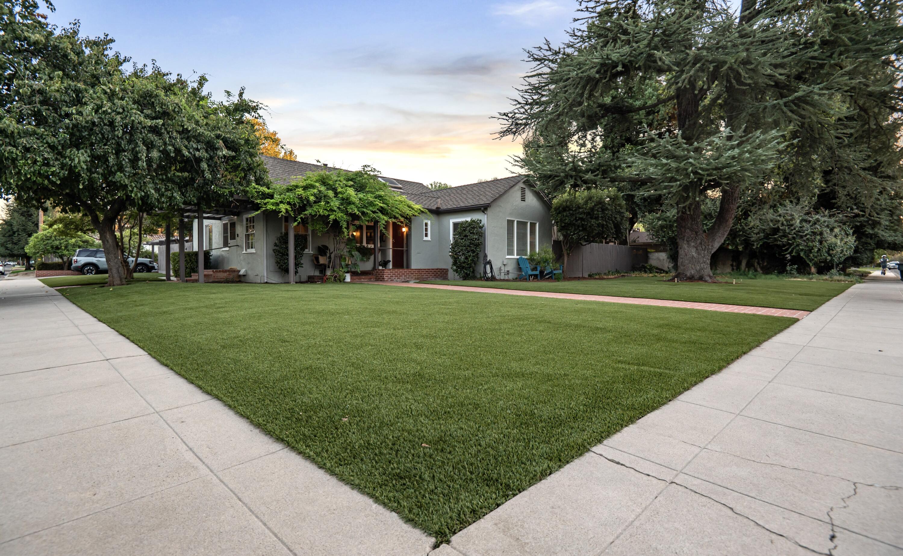 1401 W Myrtle