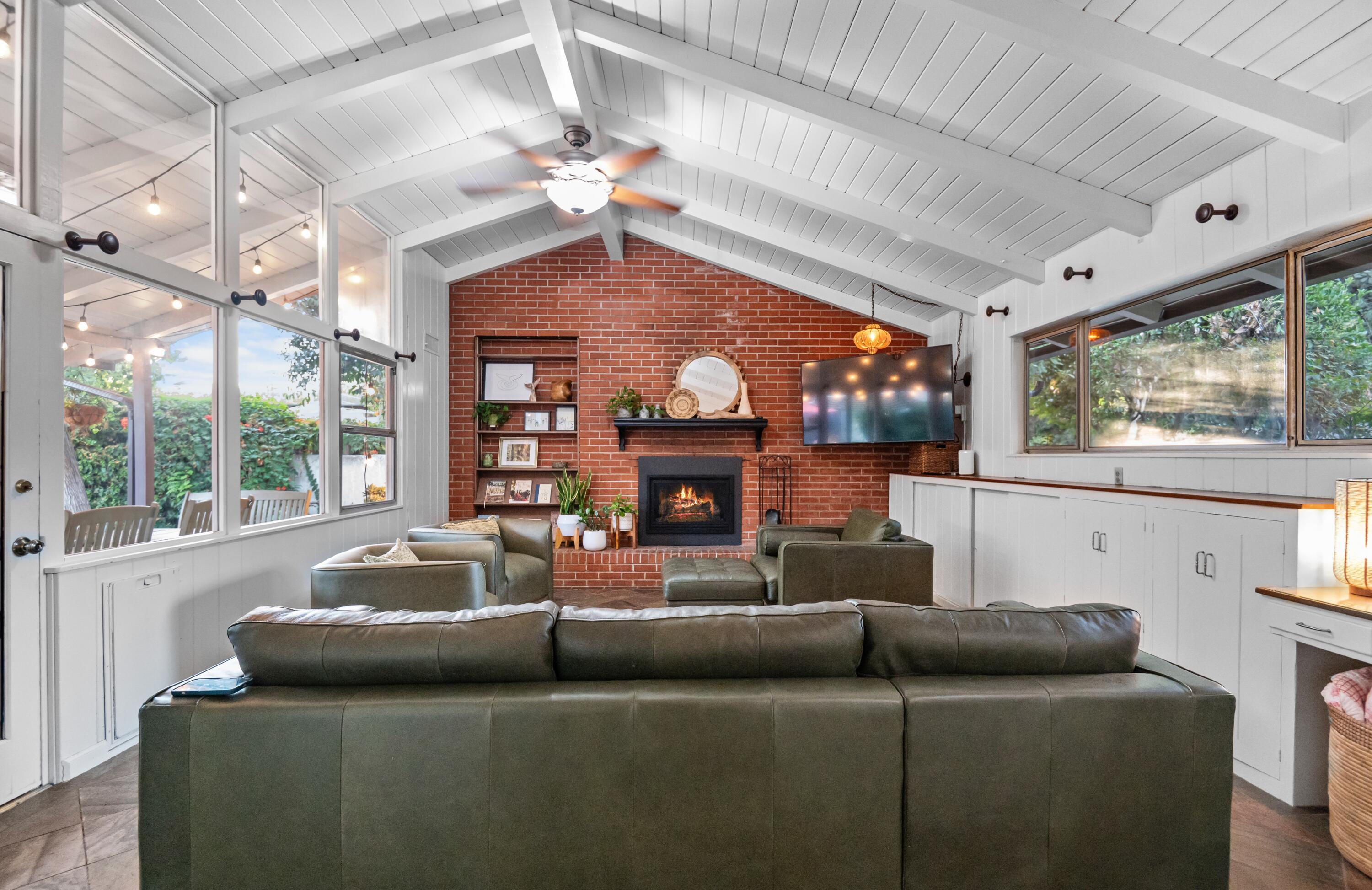 1401 W Myrtle