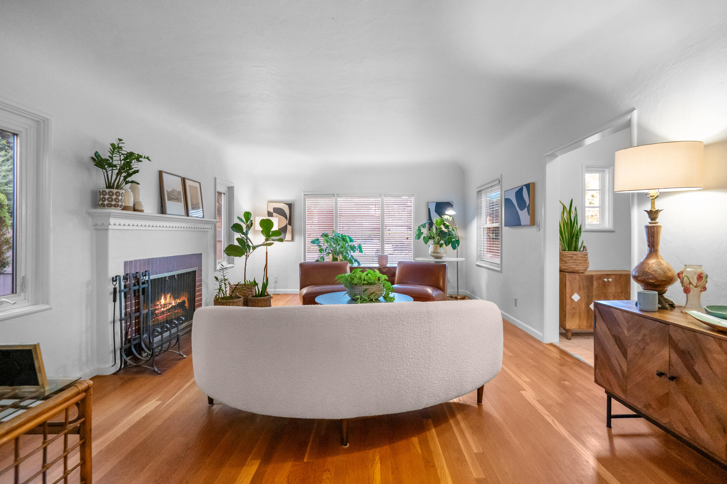 1401 W Myrtle