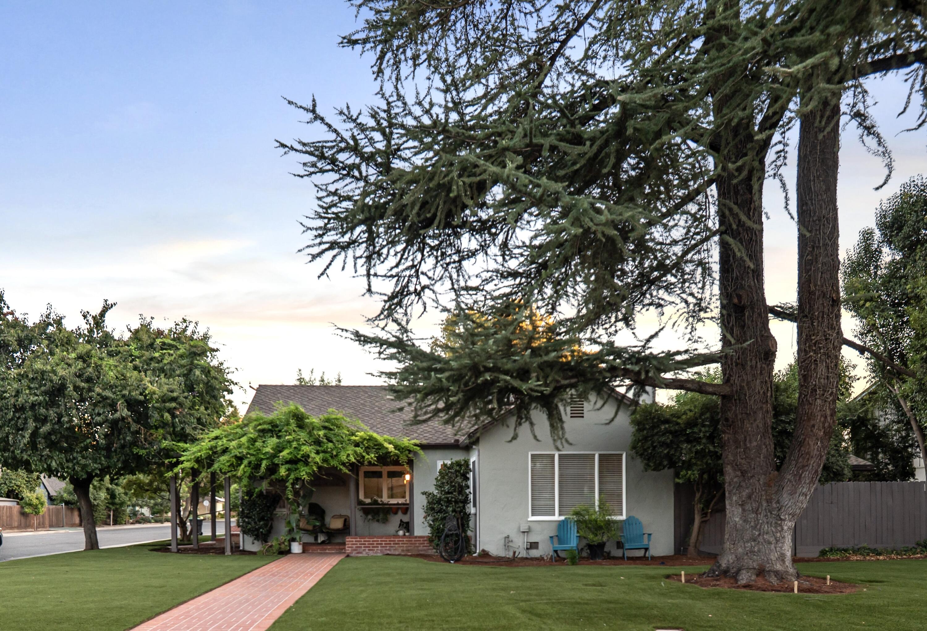 1401 W Myrtle