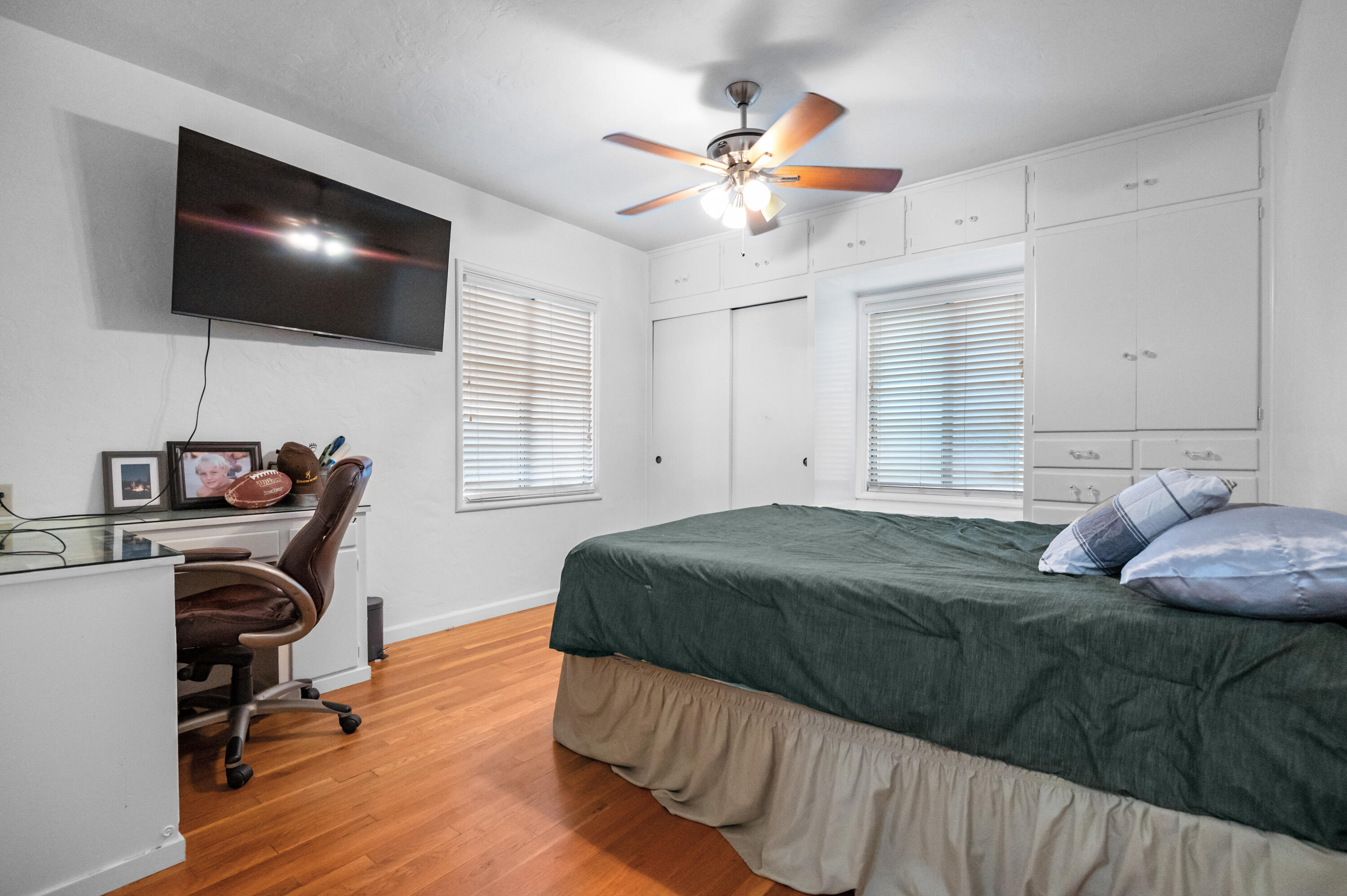 1401 W Myrtle